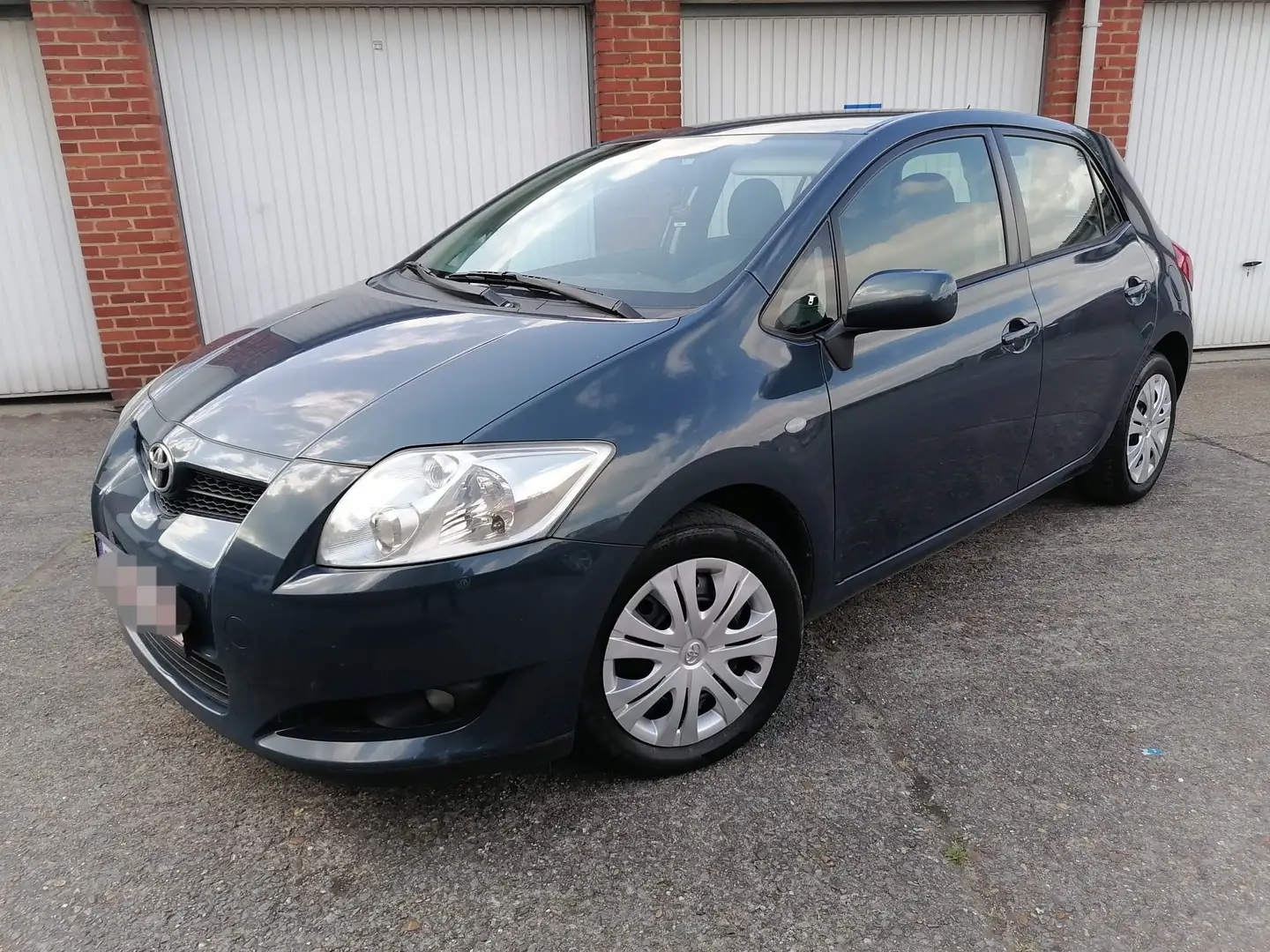 Toyota Auris 2.0 D-4D - 1