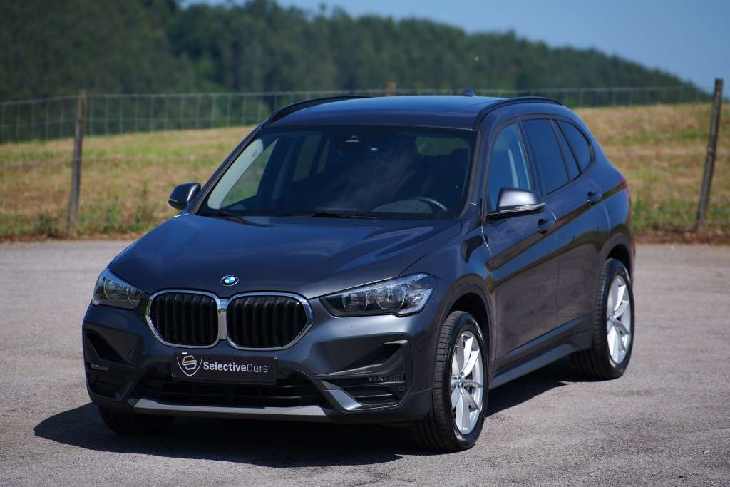 BMW X1 sDrive 18dA Business (4.75) - foto 1