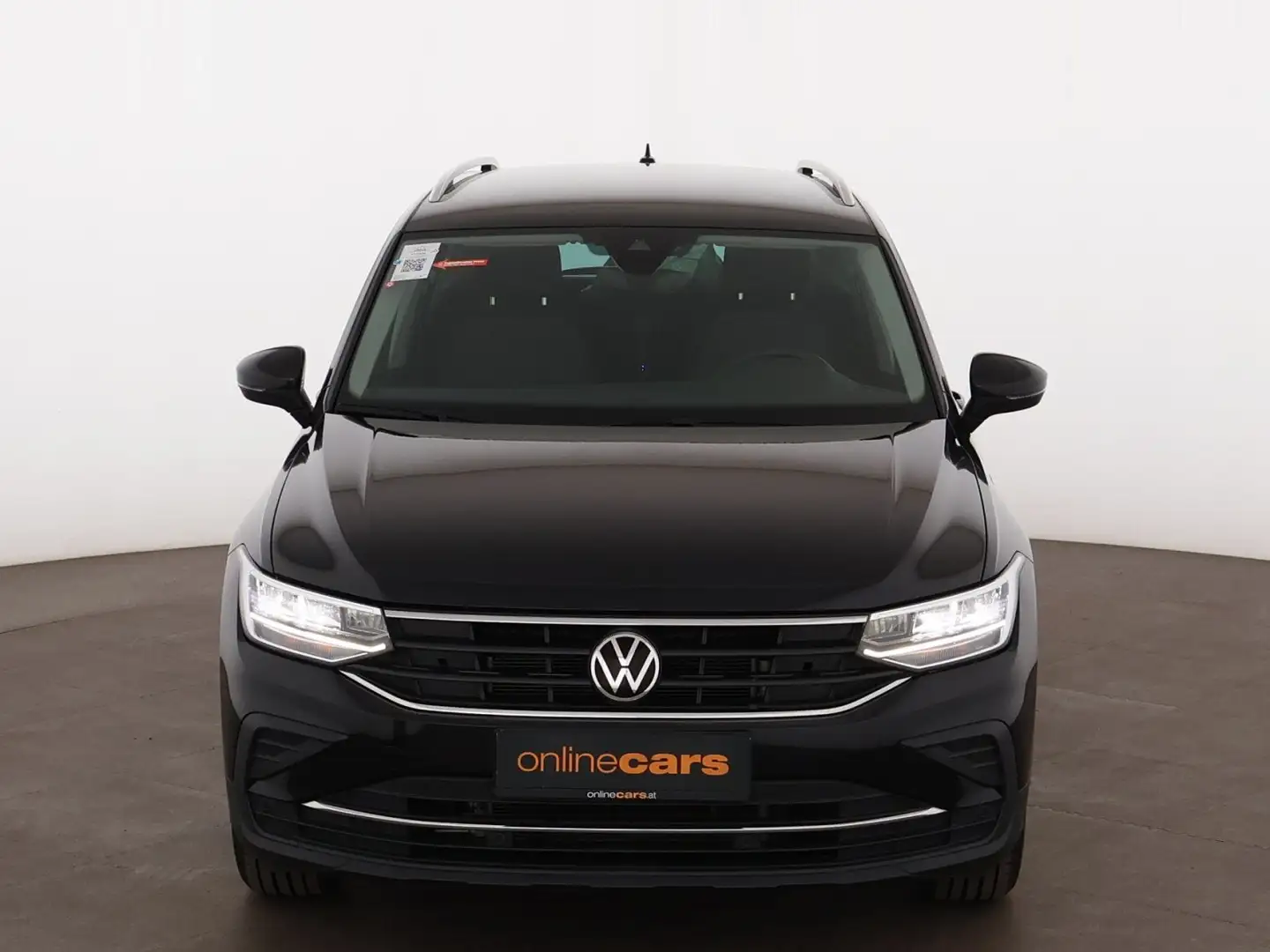 Volkswagen Tiguan 2.0 TDI Life Aut LED AHK RADAR NAVI R-CAM Schwarz - 2