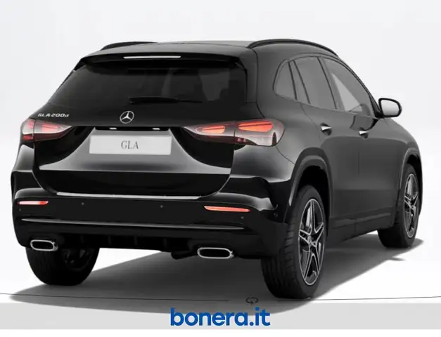 Mercedes-Benz Gla view 3