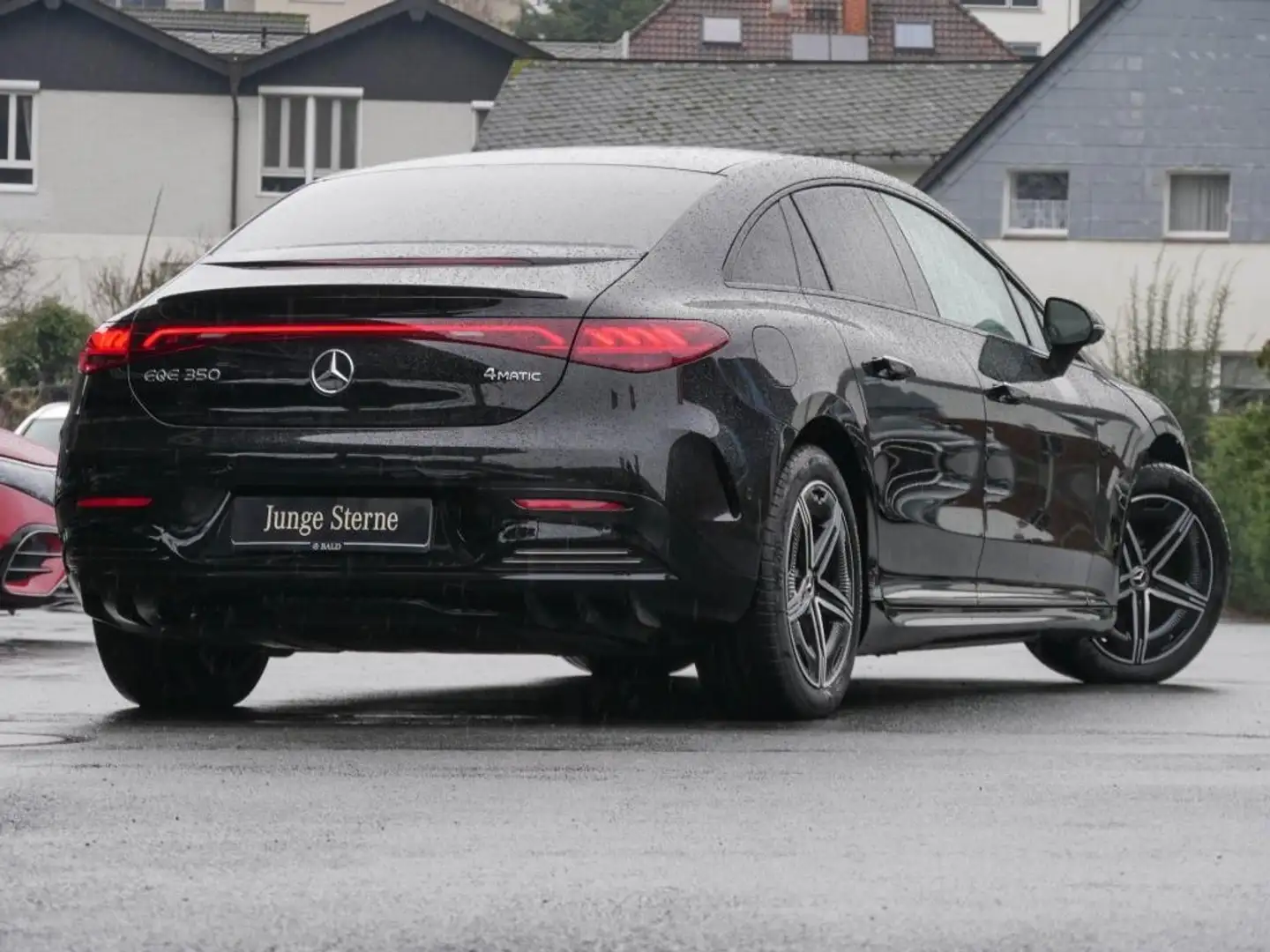 Mercedes-Benz EQE 350 4M AMG-Sport/Pano/Hyper/Leder/Night/19" Zwart - 2