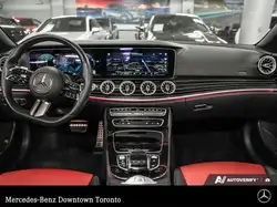 Mercedes-Benz E-Class снимка Mercedes-Benz E-Class