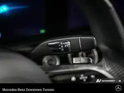 Mercedes-Benz E-Class снимка Mercedes-Benz E-Class