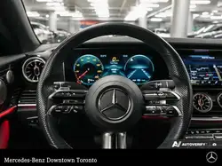 Mercedes-Benz E-Class снимка Mercedes-Benz E-Class