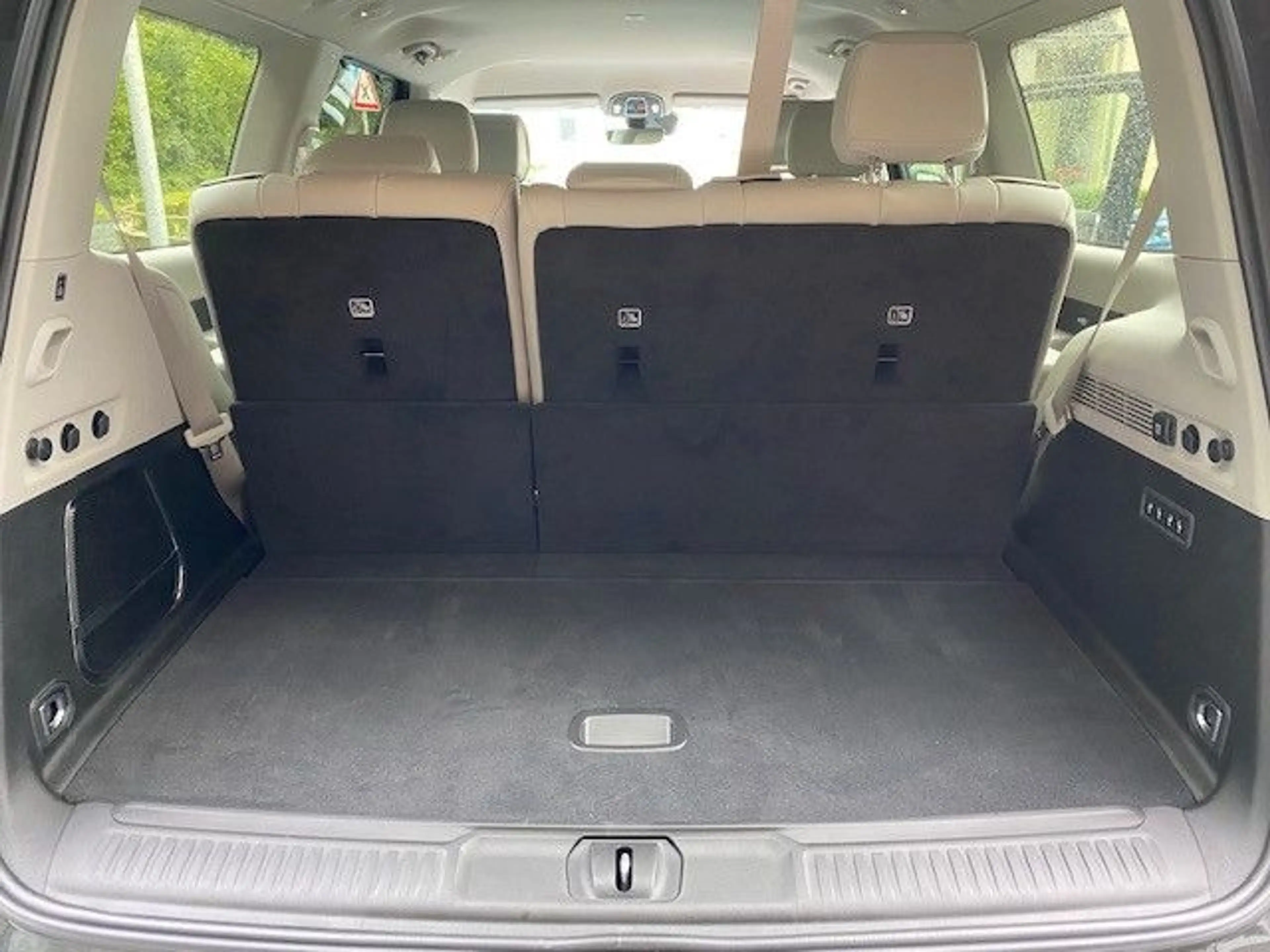 Jeep Wagoneer 5.7 V8 HEMI E-TORQUE 292kW — photo 15