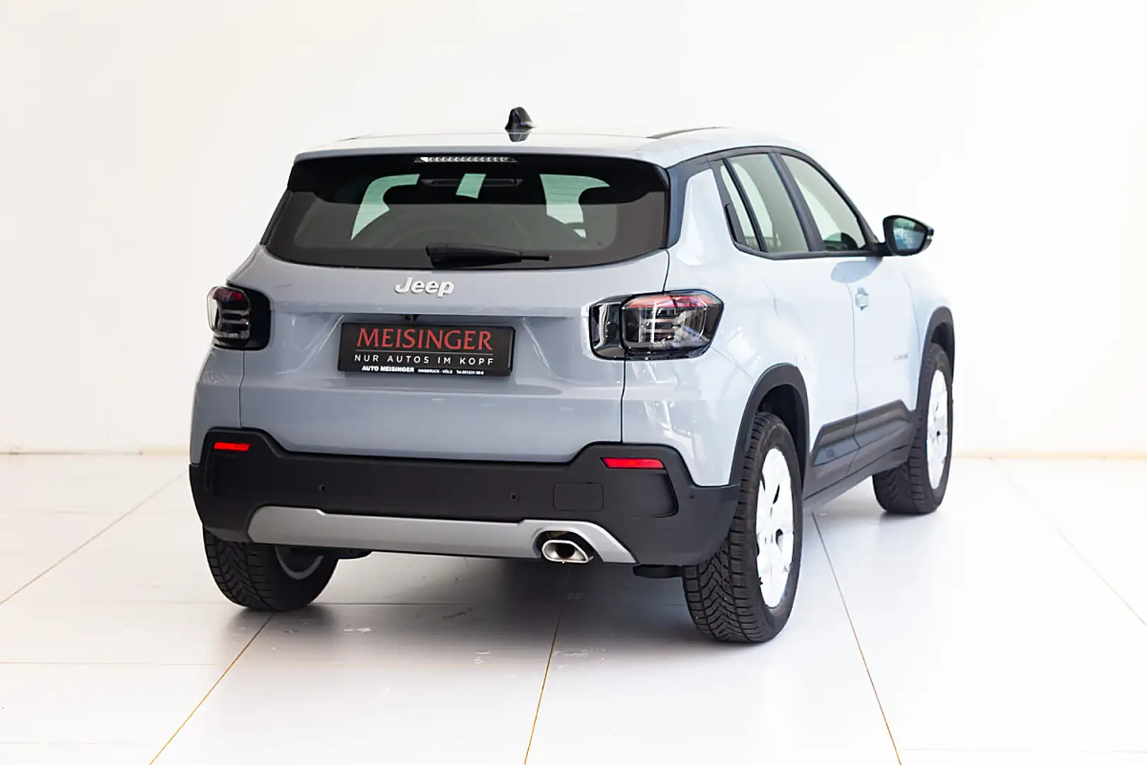 Jeep Avenger 1.2 e-Hybrid Altitude e-DCT6 Grau - 2
