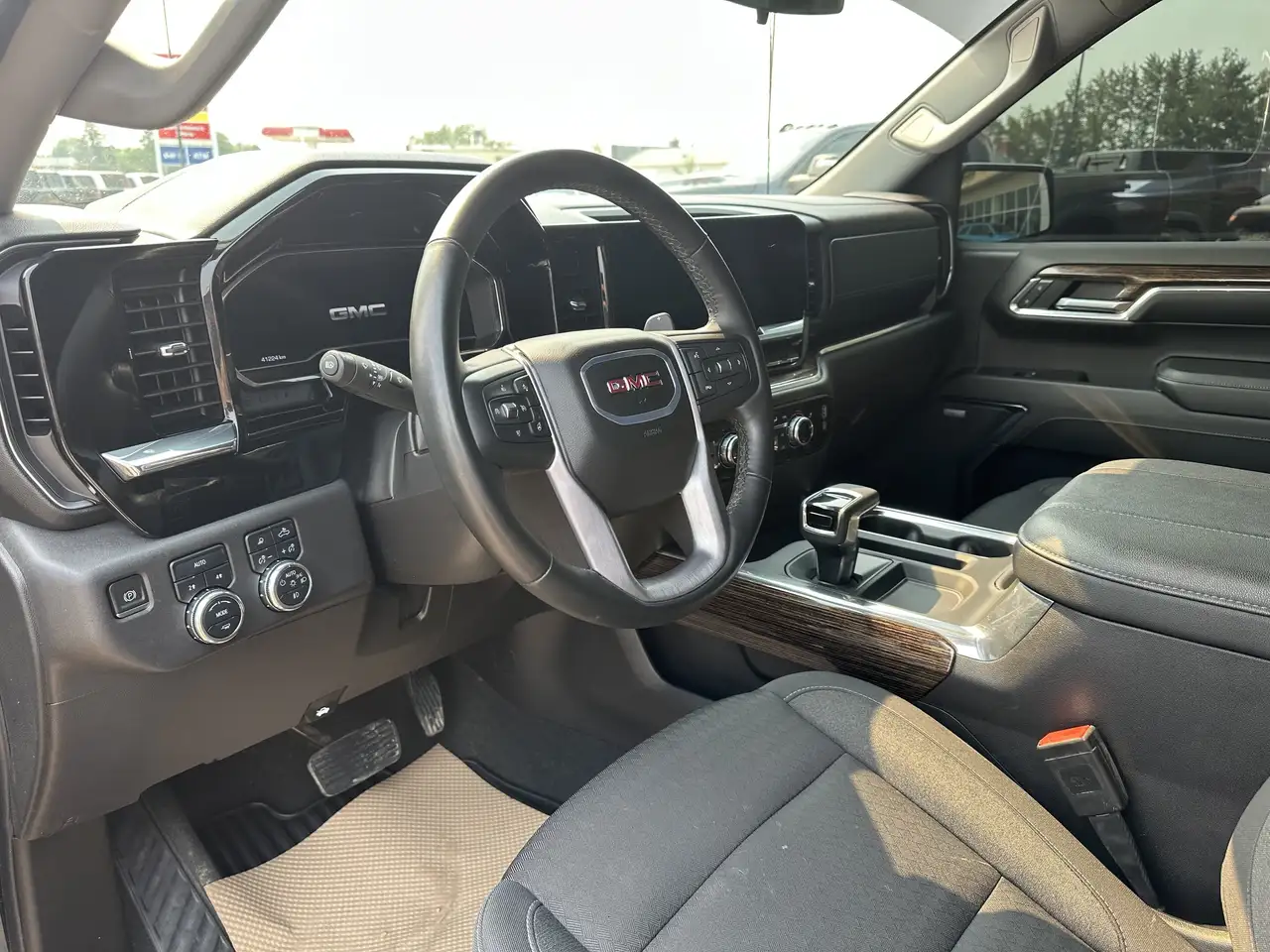 GMC Sierra 1500 снимка GMC Sierra 1500
