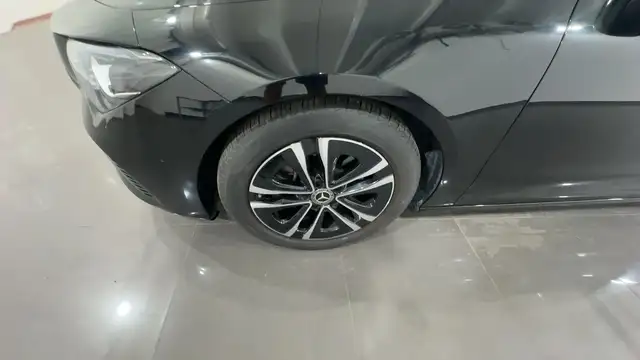 Mercedes-Benz Cla view 2