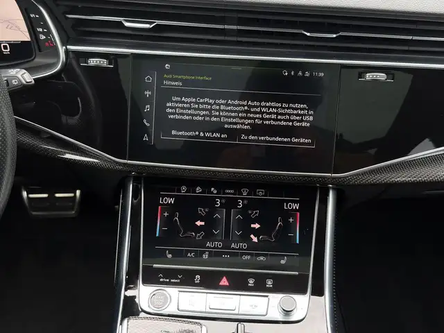 Audi Q7 view 6
