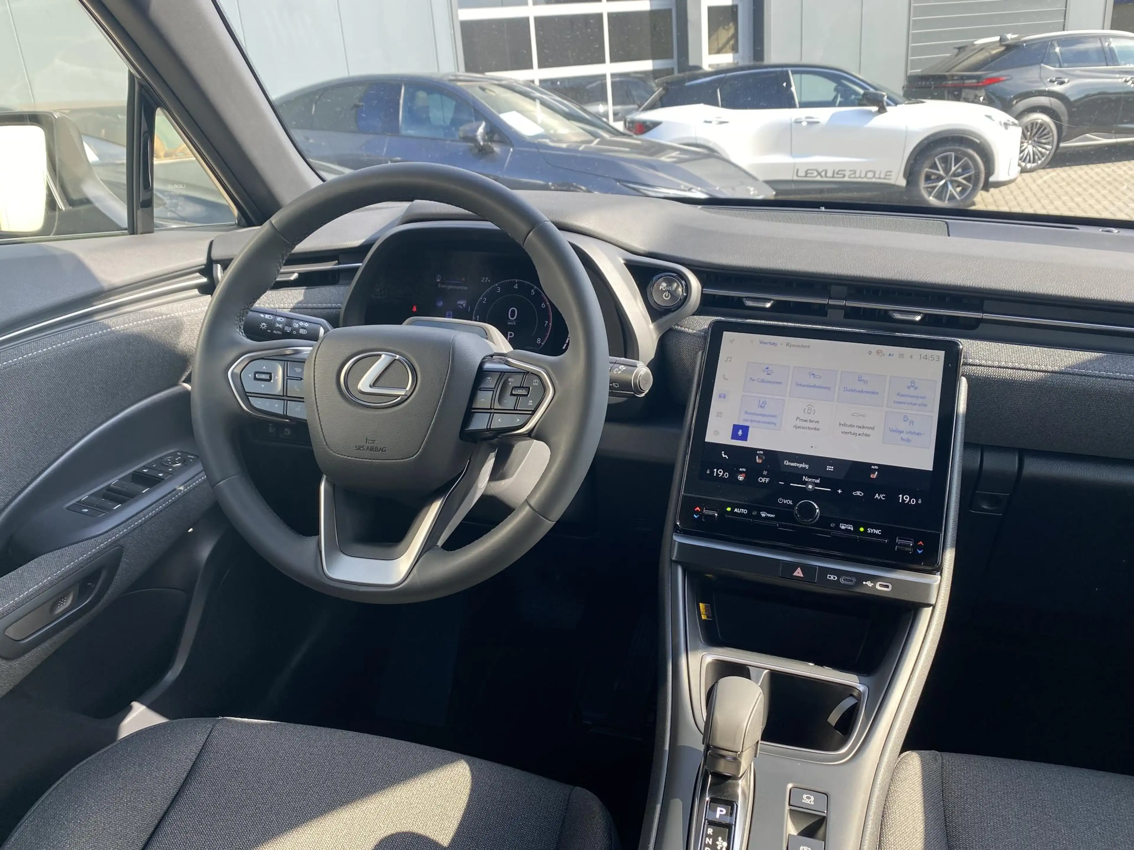 Lexus LBX 1.5 2WD STOELVERW STUURVERW BLIND-SPOT PARK-SENS — photo 31