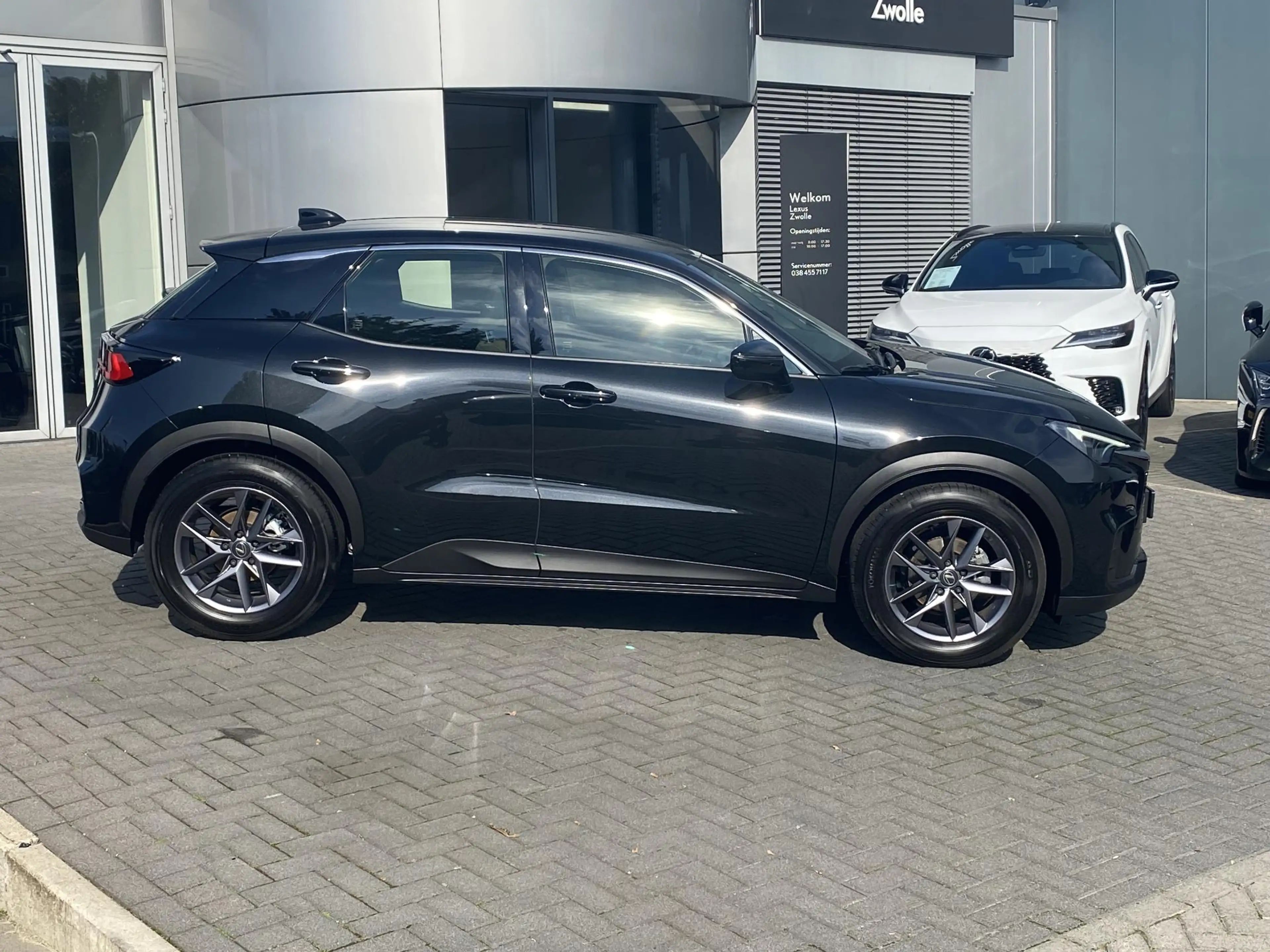 Lexus LBX 1.5 2WD STOELVERW STUURVERW BLIND-SPOT PARK-SENS — photo 2