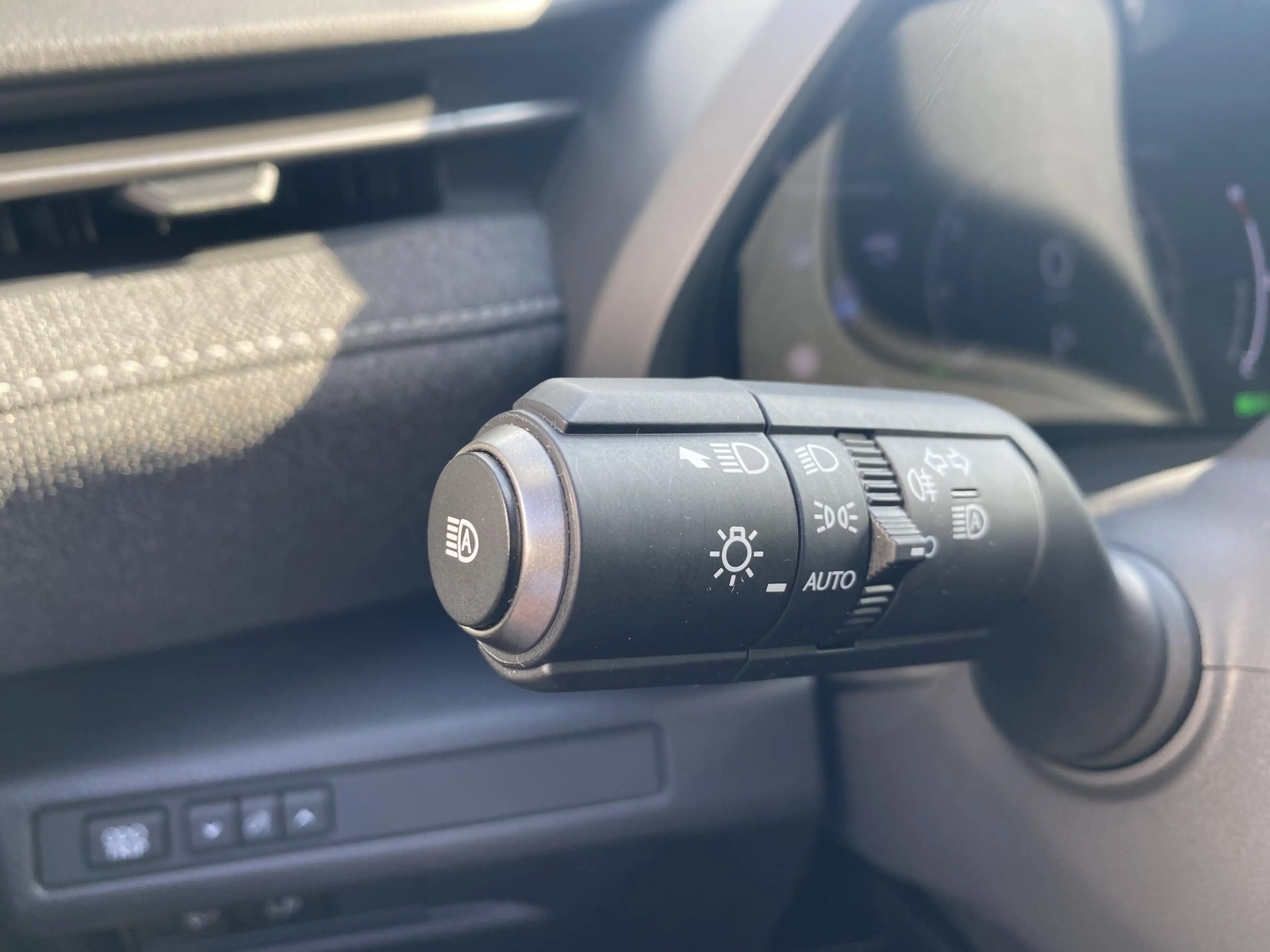 Lexus LBX 1.5 2WD STOELVERW STUURVERW BLIND-SPOT PARK-SENS — photo 25