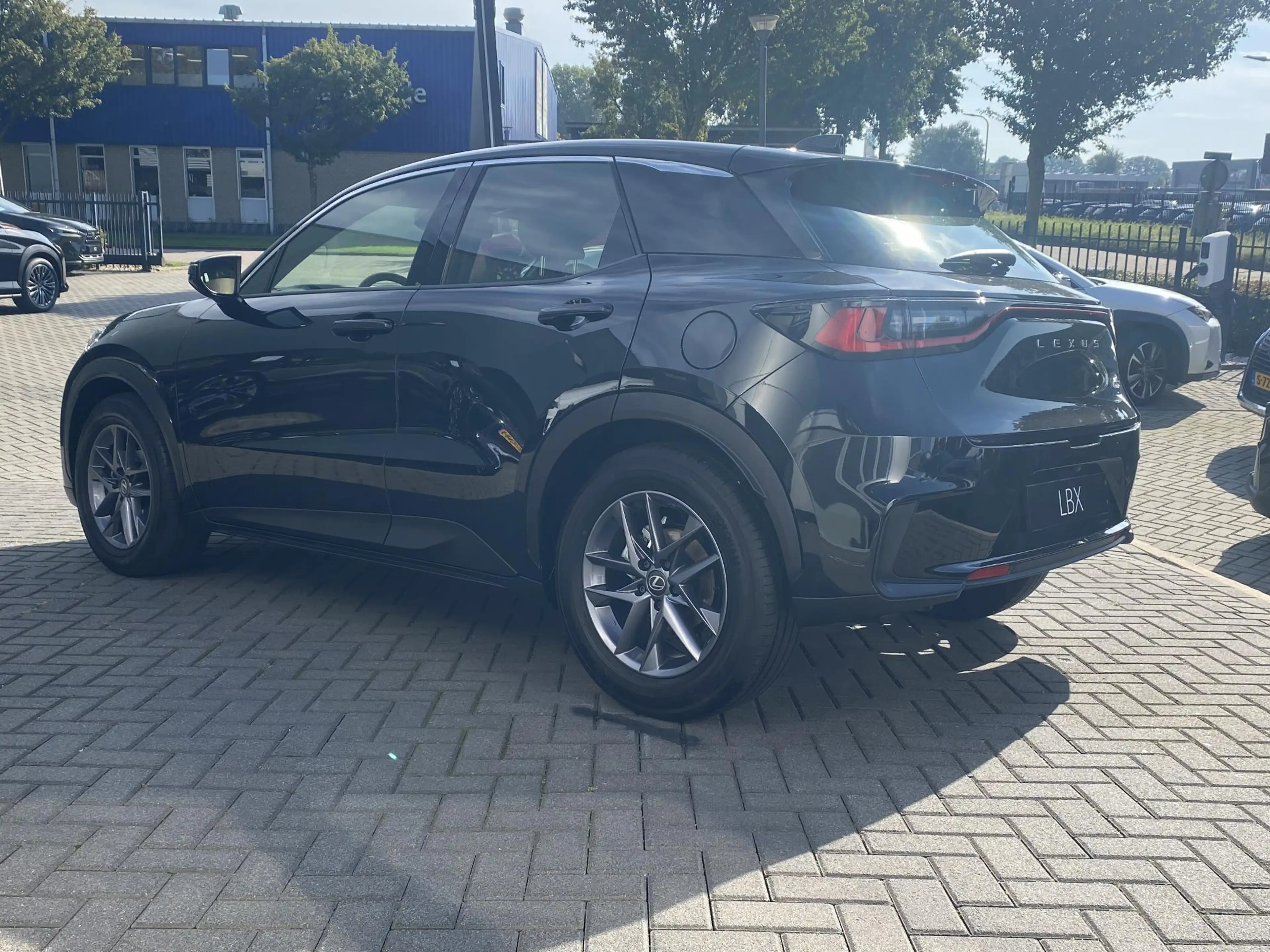 Lexus LBX 1.5 2WD STOELVERW STUURVERW BLIND-SPOT PARK-SENS — photo 6
