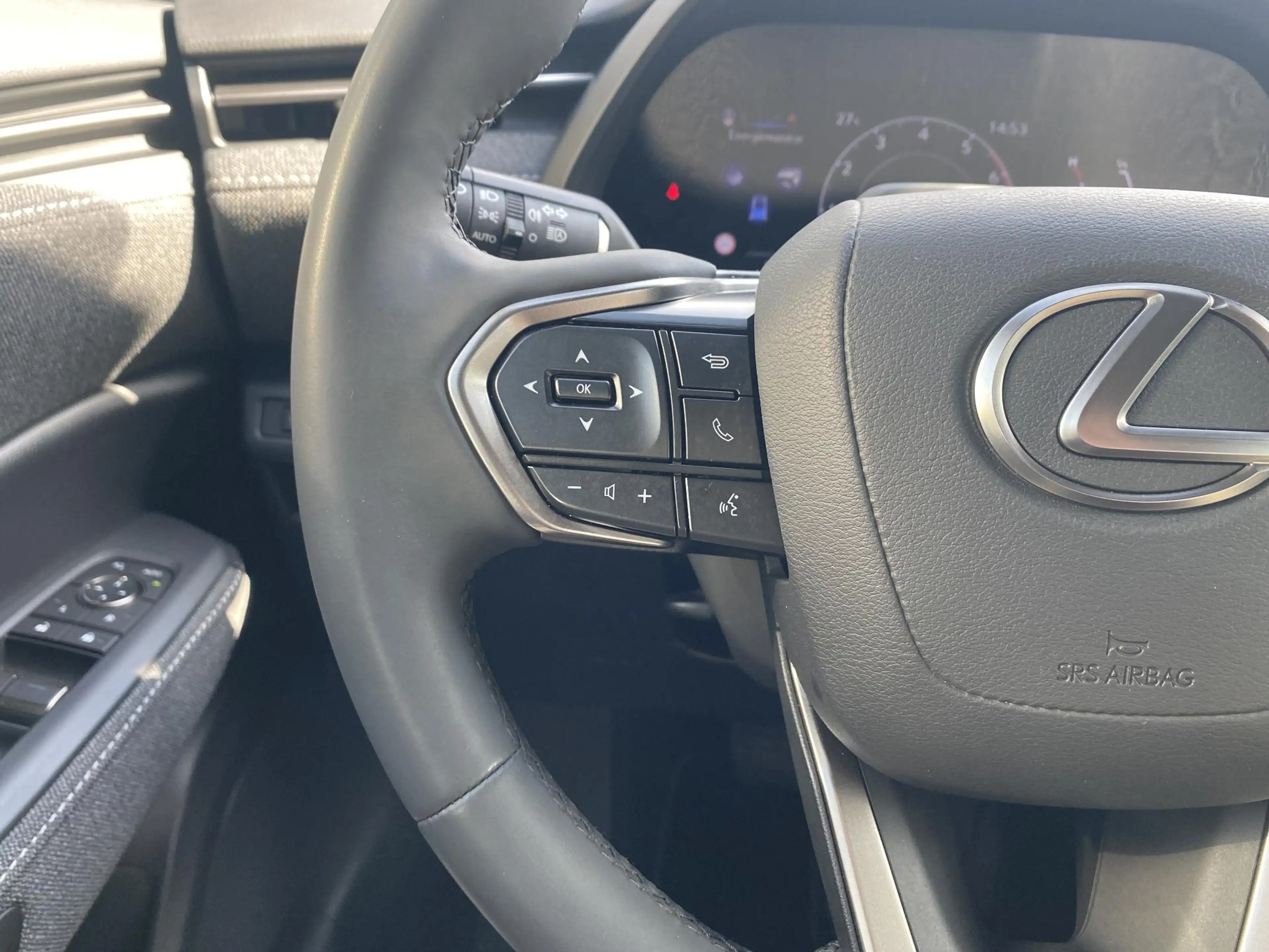 Lexus LBX 1.5 2WD STOELVERW STUURVERW BLIND-SPOT PARK-SENS — photo 32
