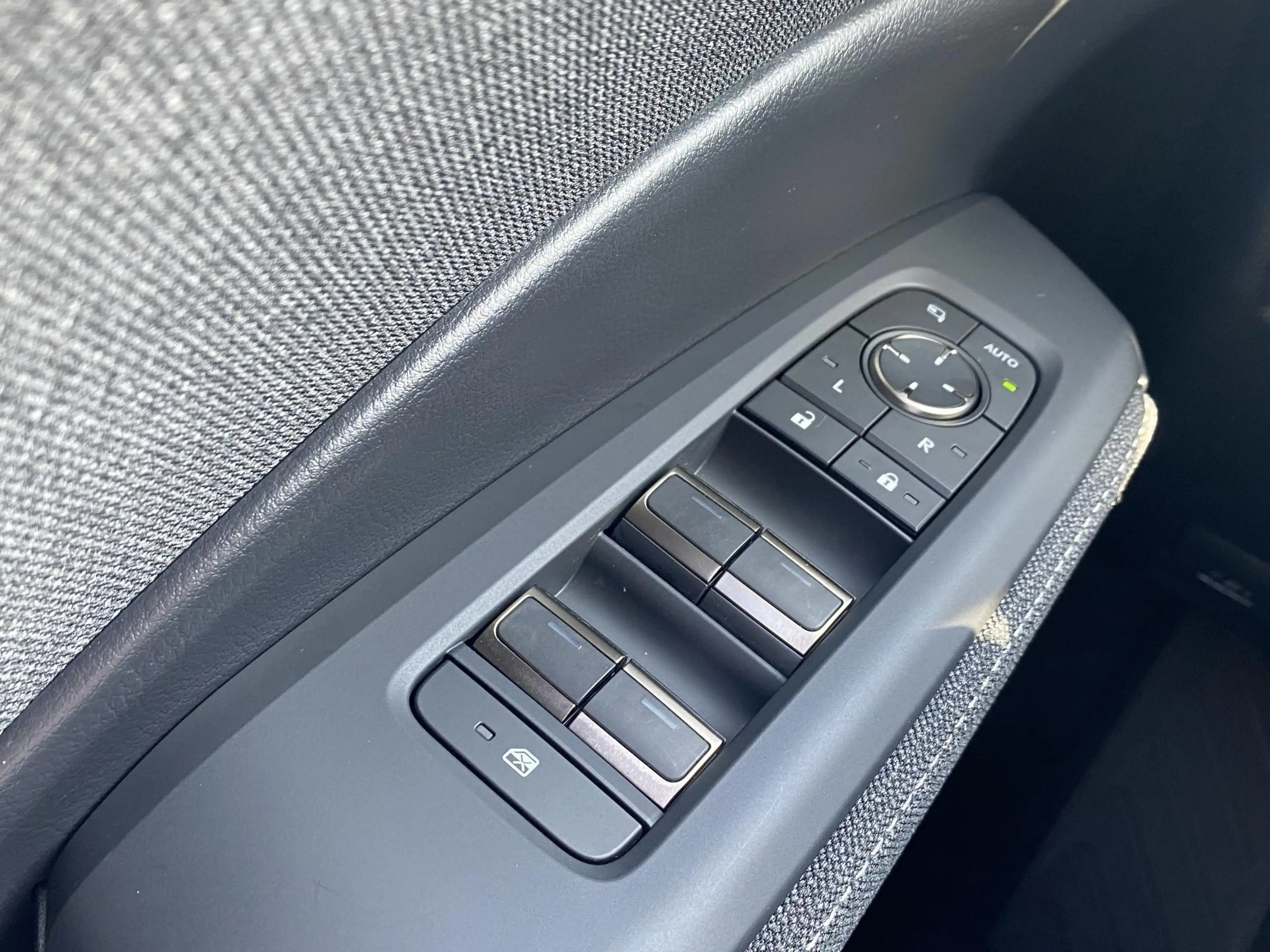 Lexus LBX 1.5 2WD STOELVERW STUURVERW BLIND-SPOT PARK-SENS — photo 23