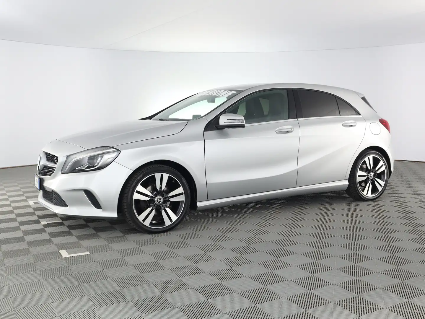 Mercedes-Benz A 180 d (109cv) auto Sport Argento - 2