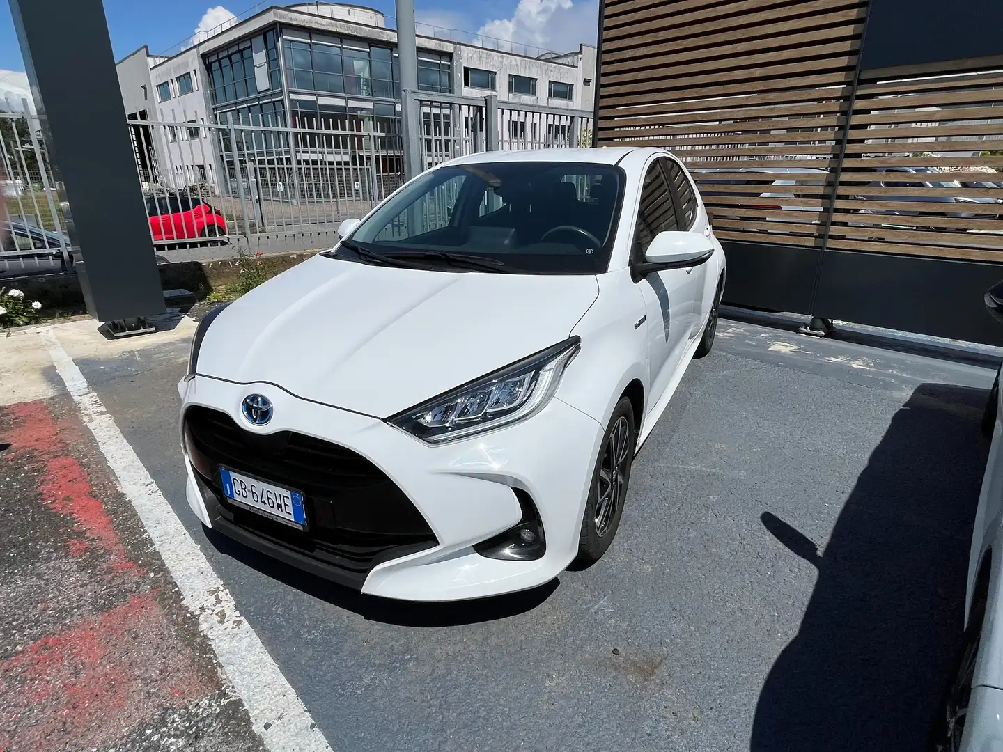 Toyota Yaris Yaris 1.5h Trend Blanco - 1