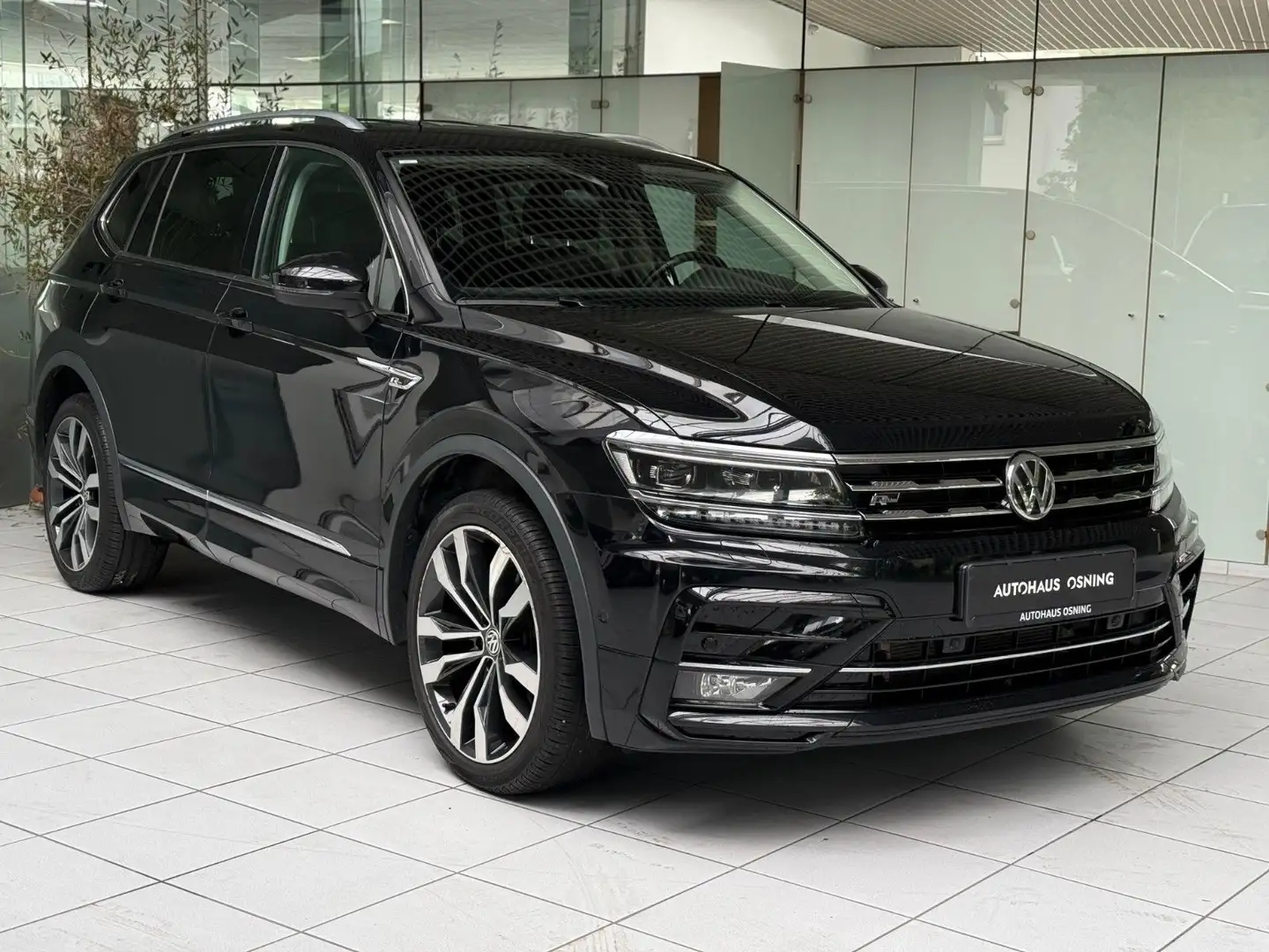 Volkswagen Tiguan Allspace R-LINE 4M AHK STHZ 7-SITZ KEYLES Noir - 1