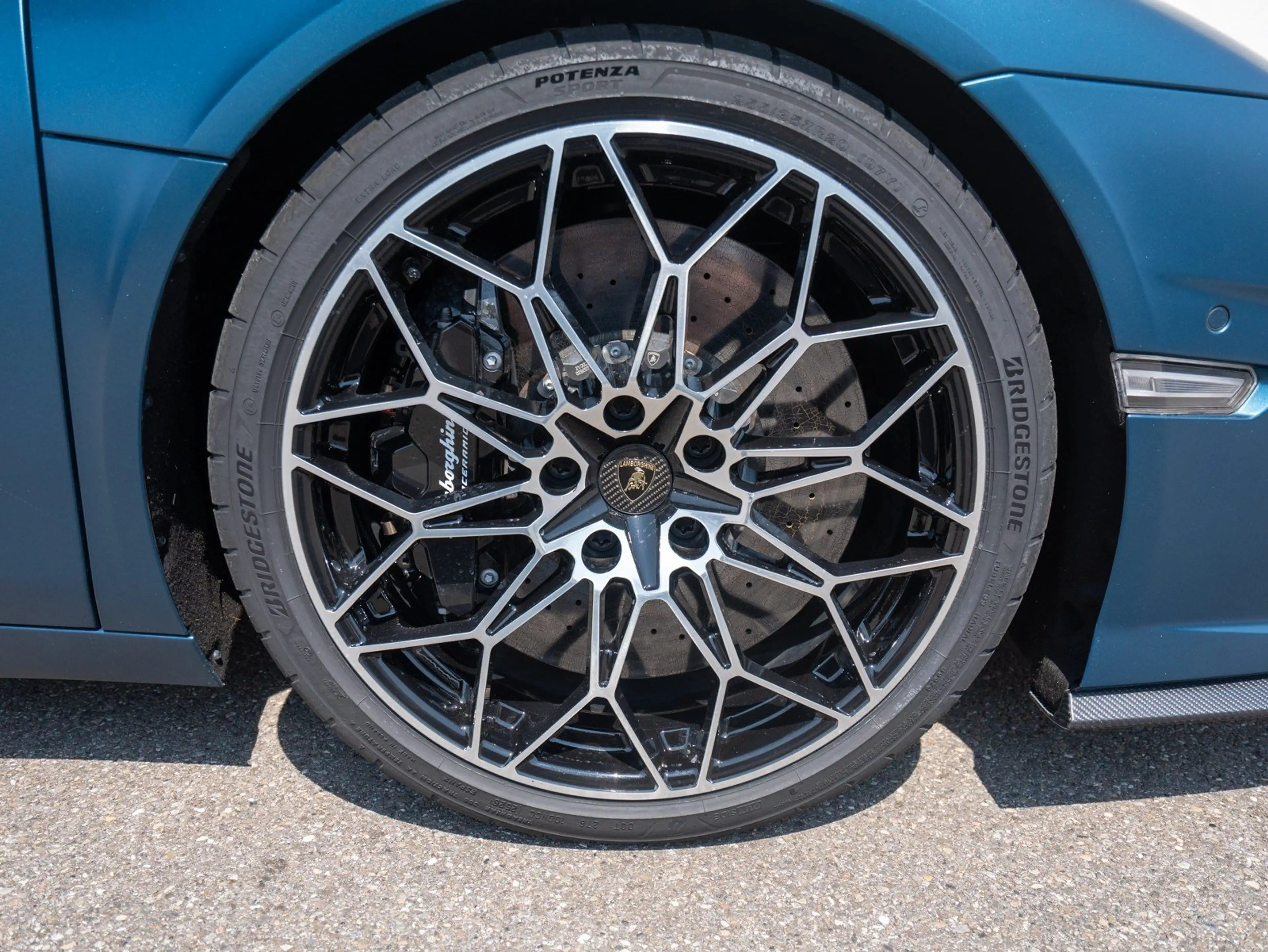Lamborghini Temerario BLU MARINUS MATT FULL CARBON SONUS FABER LIFT CLAS — photo 12