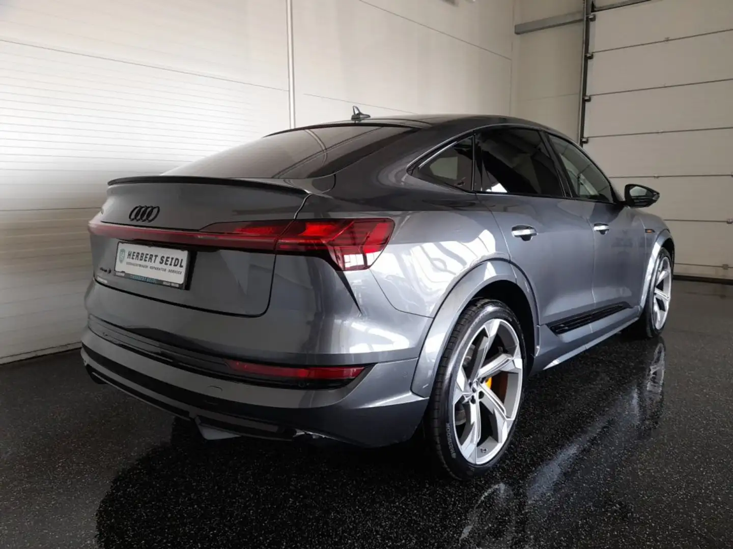 Audi e-tron "S" SB 95 QUATTRO S-LINE BLACK *NP € 123.654,- / DIGITALER MATRIX-LED / 22 ZOLL / NACHTSICHT & HEAD-UP / LEDER* Grau - 2