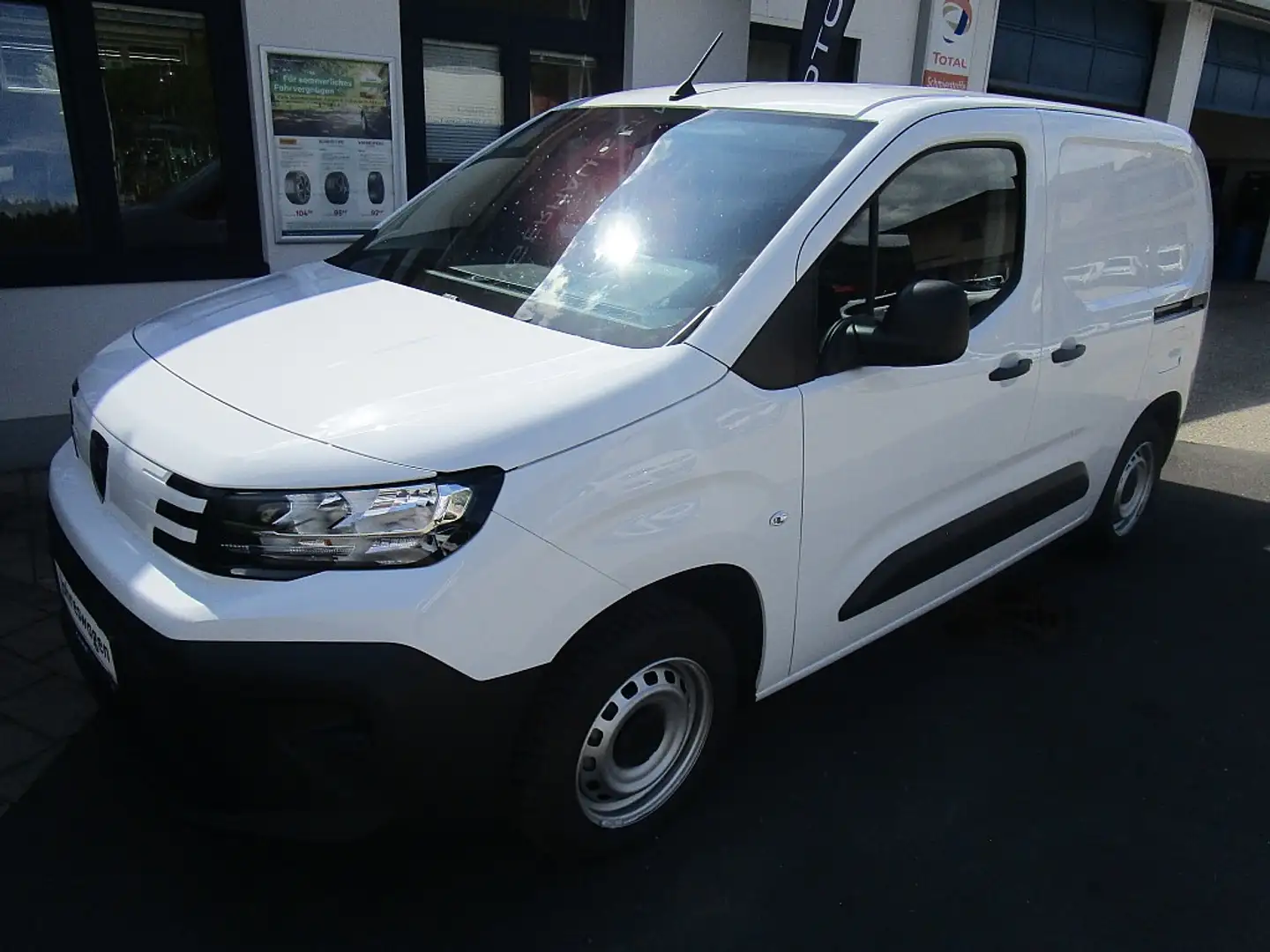 Peugeot Partner Partner Standard BlueHDi 100 S&S Euro 6b erh. N... Weiß - 1