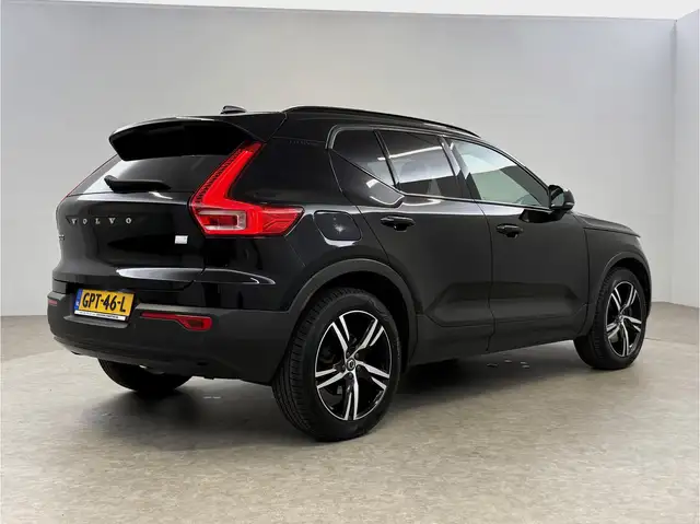 Volvo XC40 view 12
