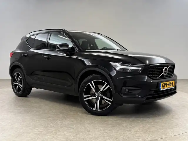 Volvo XC40 view 6