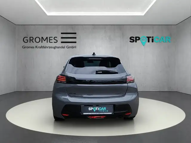 Peugeot 208 view 4
