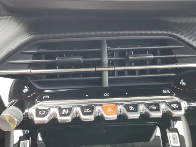 Peugeot 208 view 16