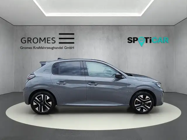 Peugeot 208 view 2