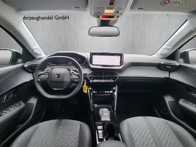 Peugeot 208 view 12