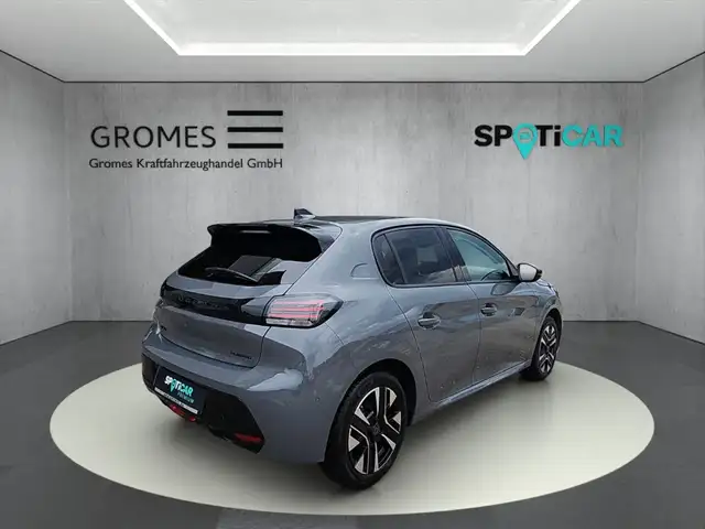 Peugeot 208 view 3