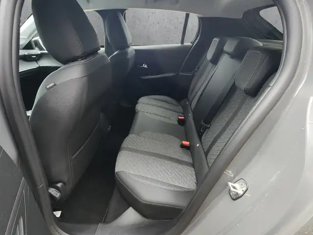 Peugeot 208 view 8