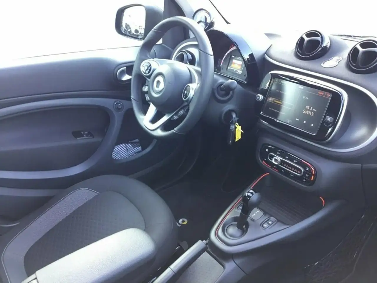 smart forTwo EQ cabrio LED/PDC/KAMERA/WINTERP. 10