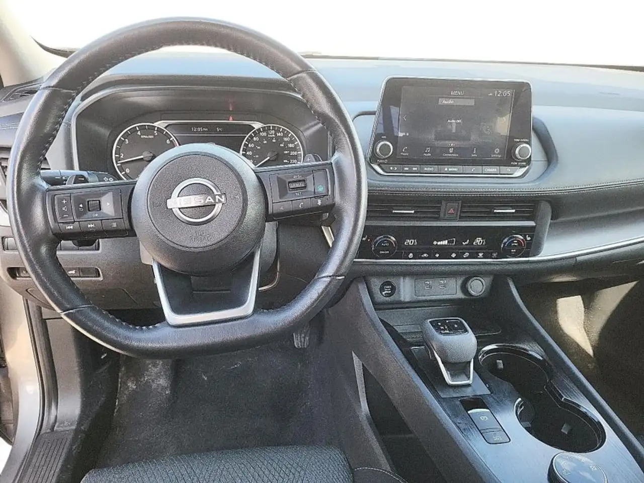 Nissan Rogue снимка Nissan Rogue