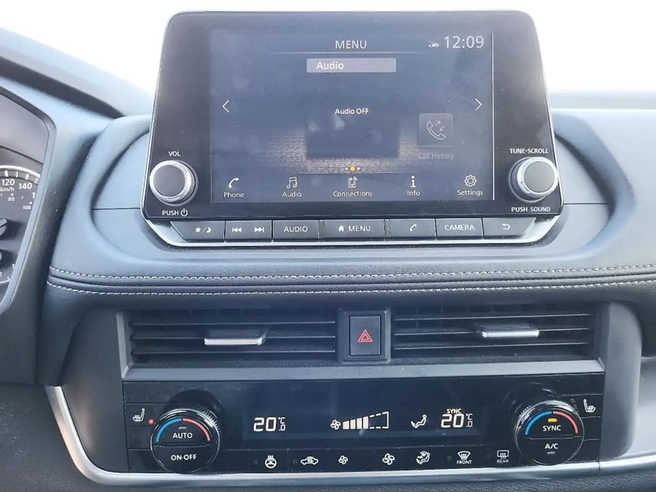 Nissan Rogue снимка Nissan Rogue