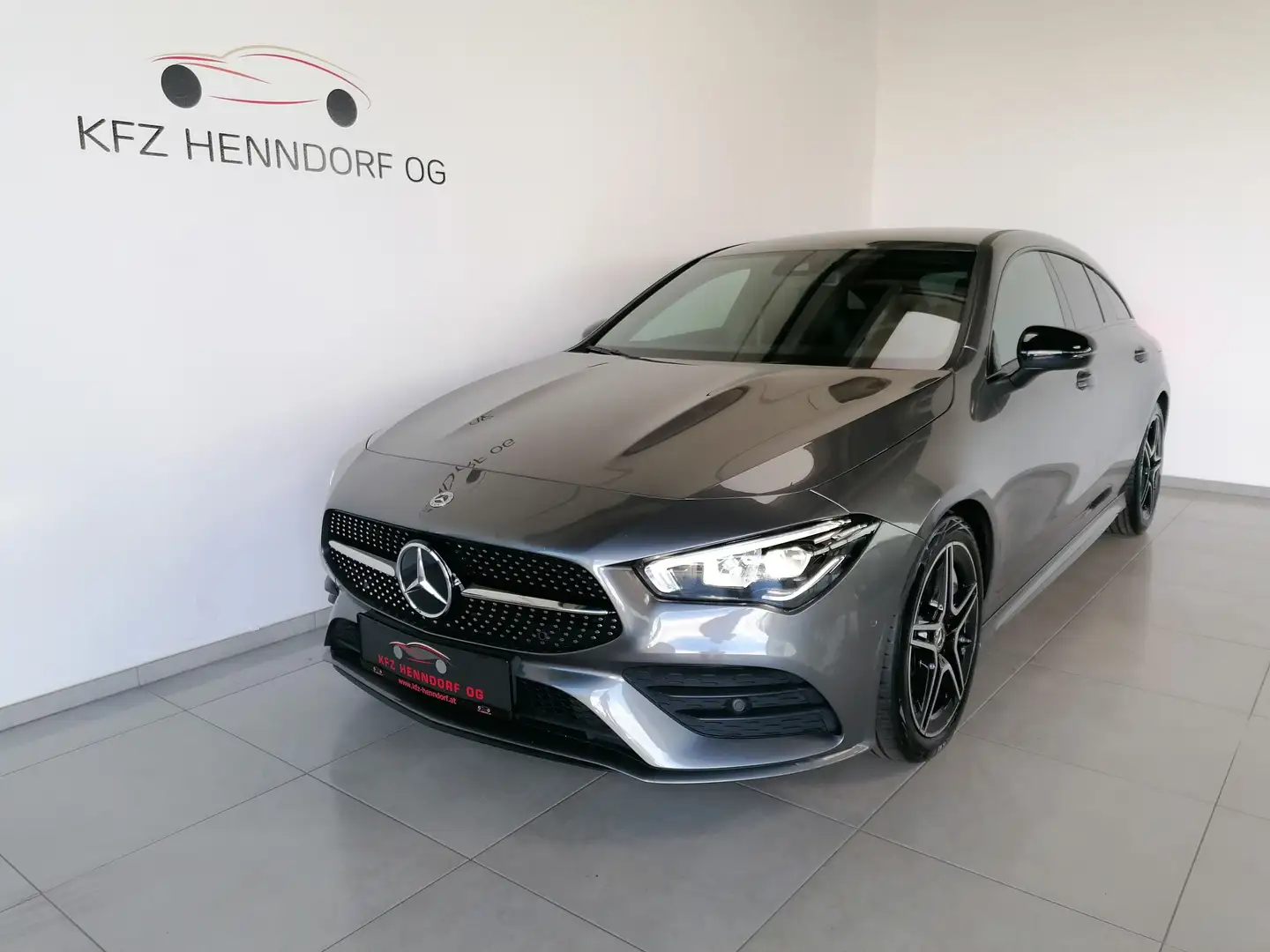 Mercedes-Benz CLA 200 d AMG Styling SB Aut. Grau - 1