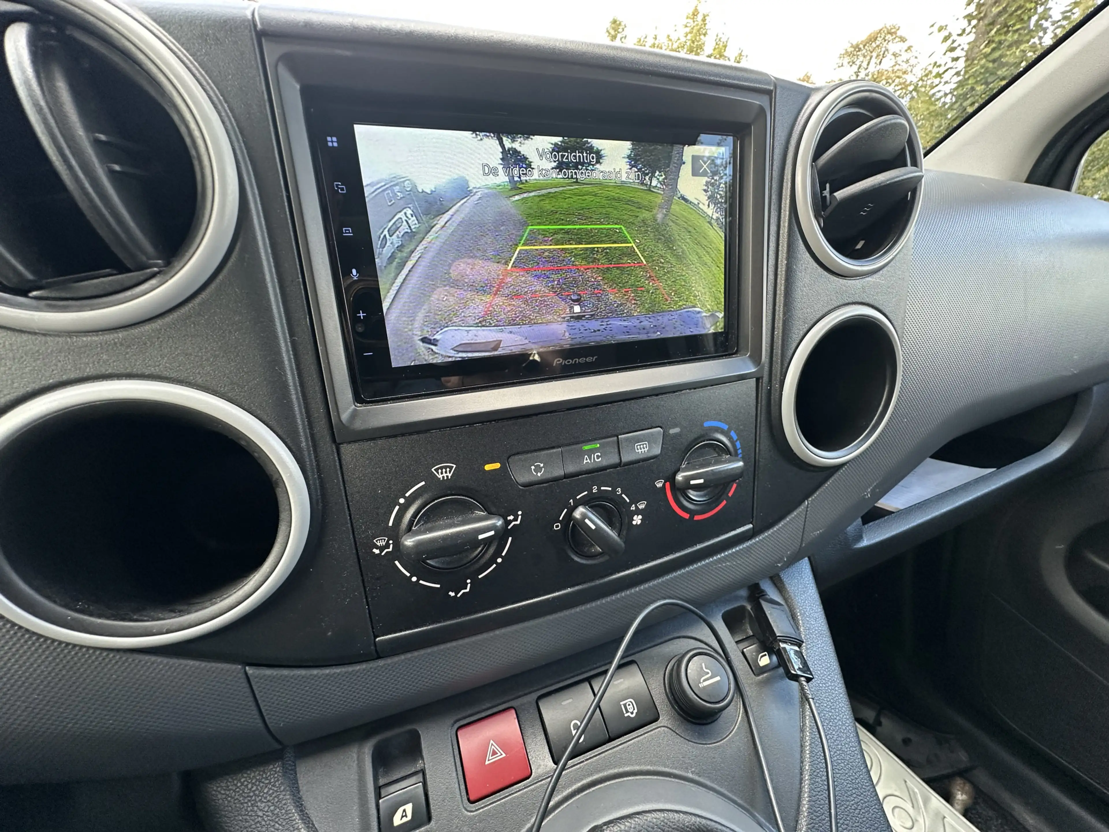 Peugeot Partner 120 1.6 BlueHDi 75 L1 Première 2e eigen * airco * — photo 10