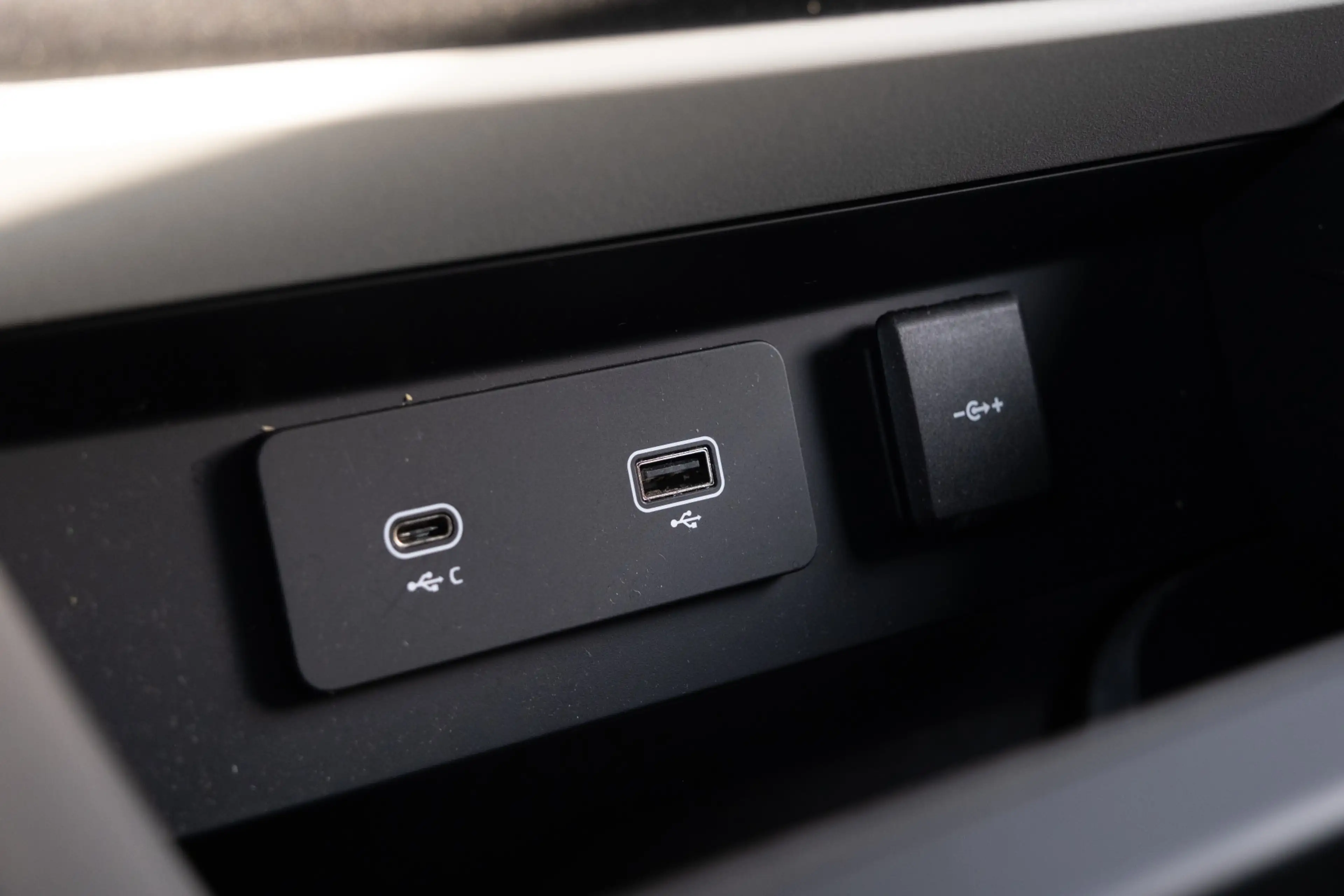 Land Rover Defender 110 2.0 P400e 110 X-Dynamic HSE /Black Pack / 22'' — photo 40