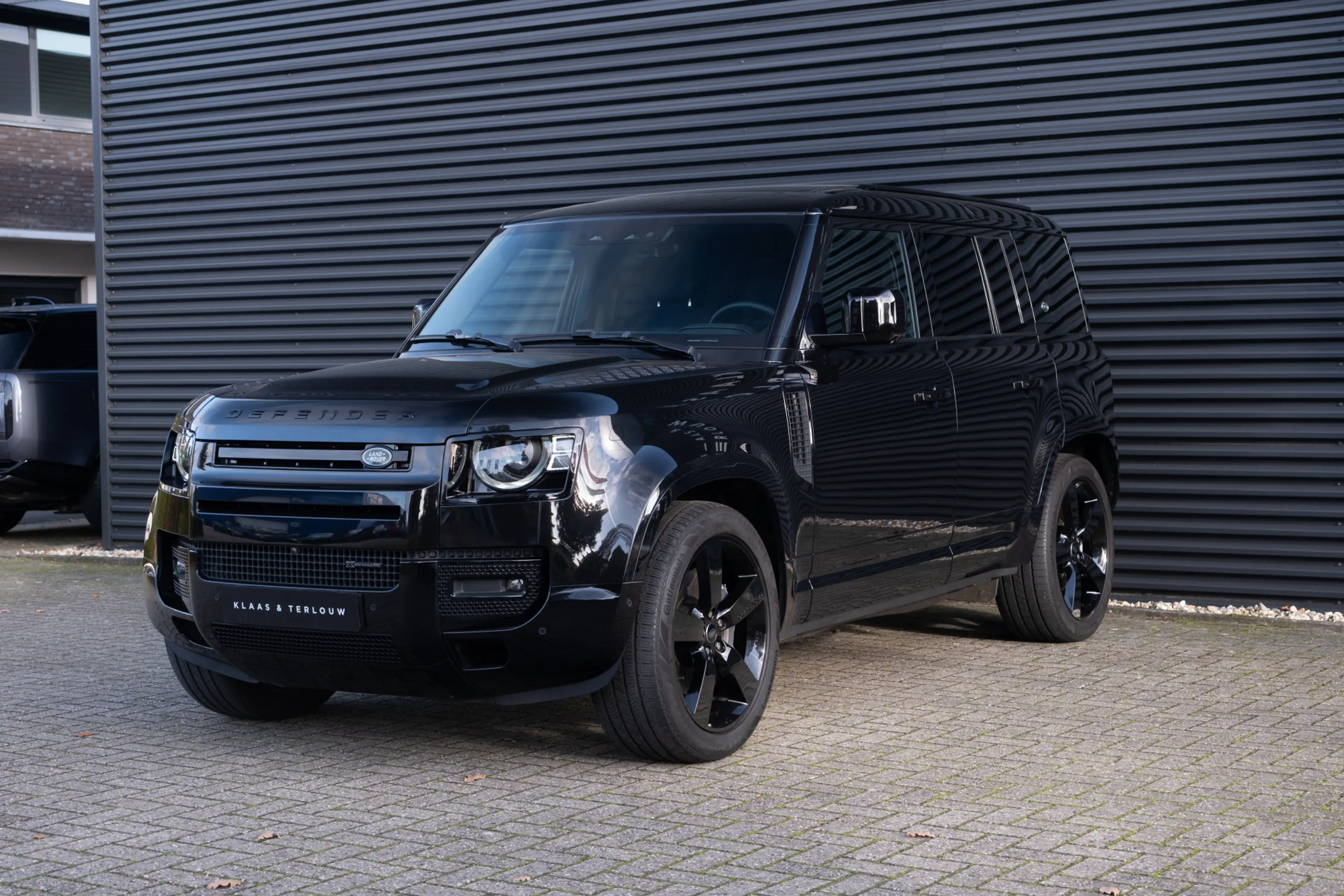 Land Rover Defender 110 2.0 P400e 110 X-Dynamic HSE /Black Pack / 22'' — photo 13