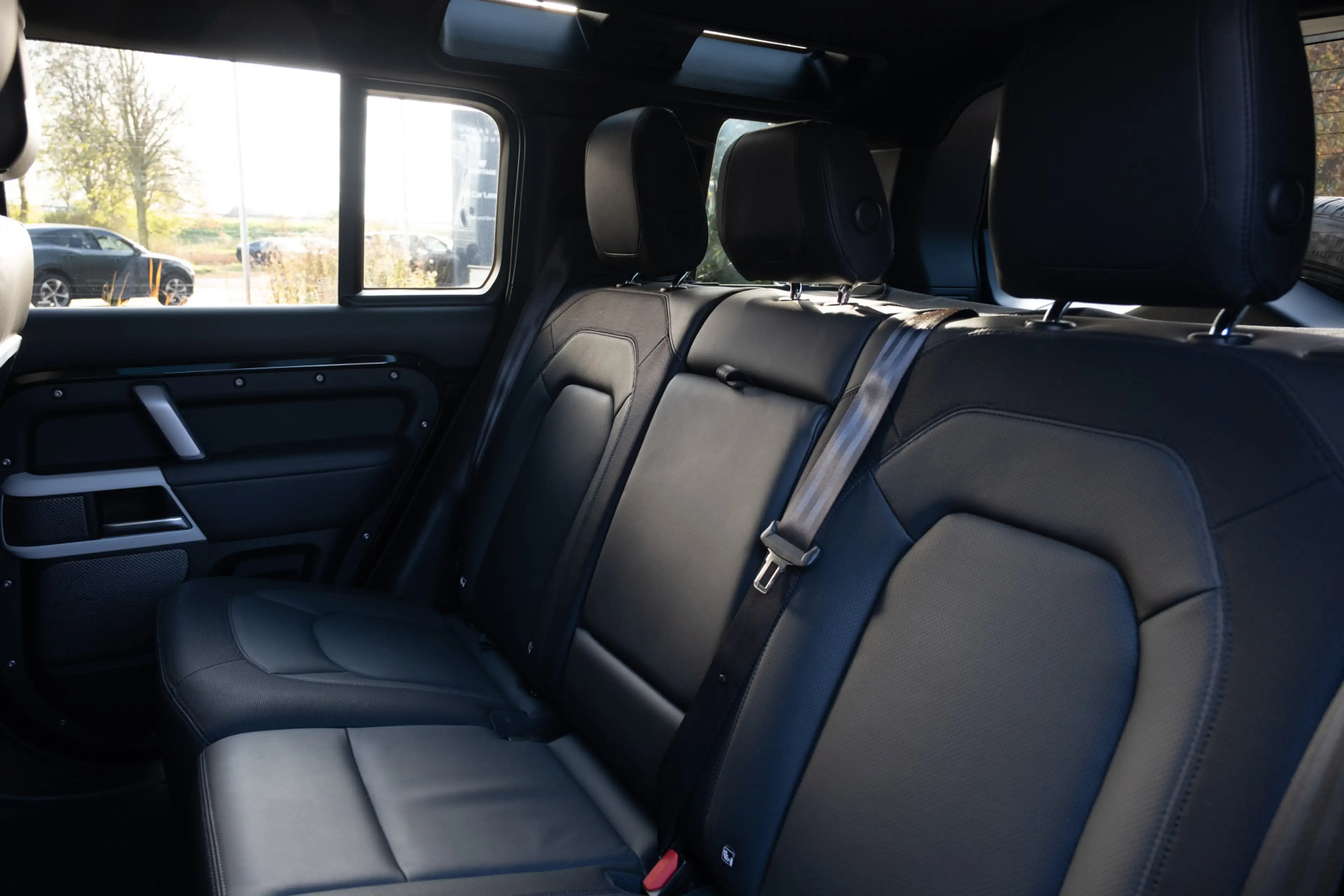 Land Rover Defender 110 2.0 P400e 110 X-Dynamic HSE /Black Pack / 22'' — photo 25