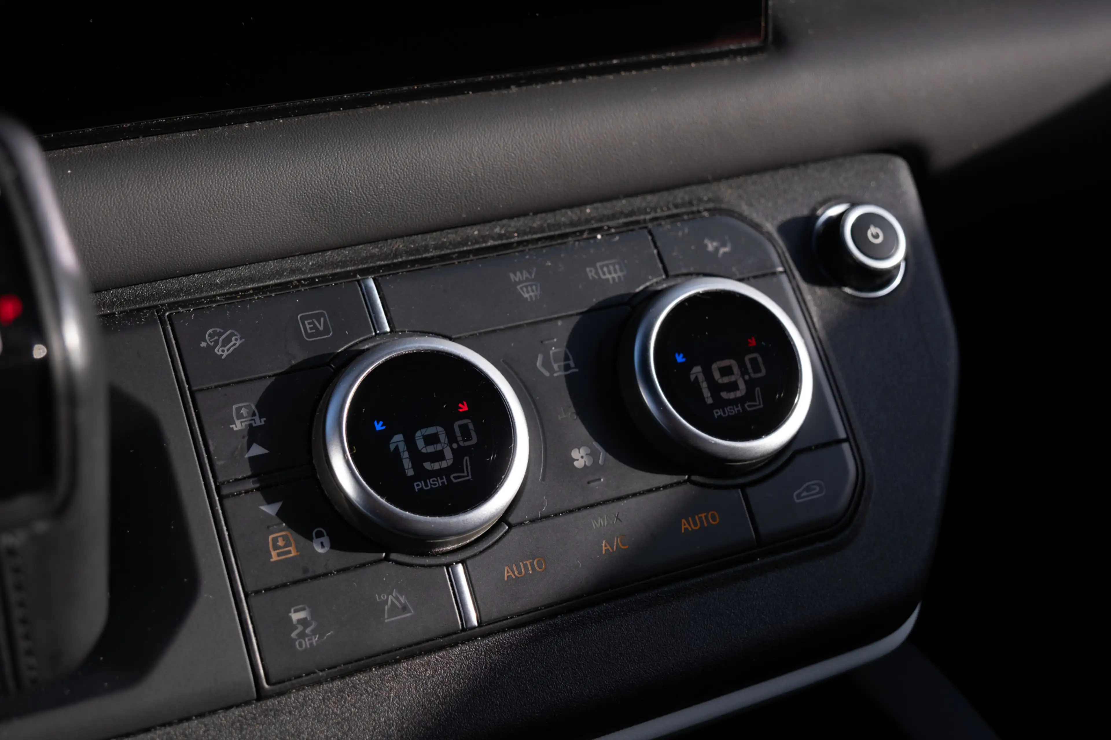 Land Rover Defender 110 2.0 P400e 110 X-Dynamic HSE /Black Pack / 22'' — photo 39