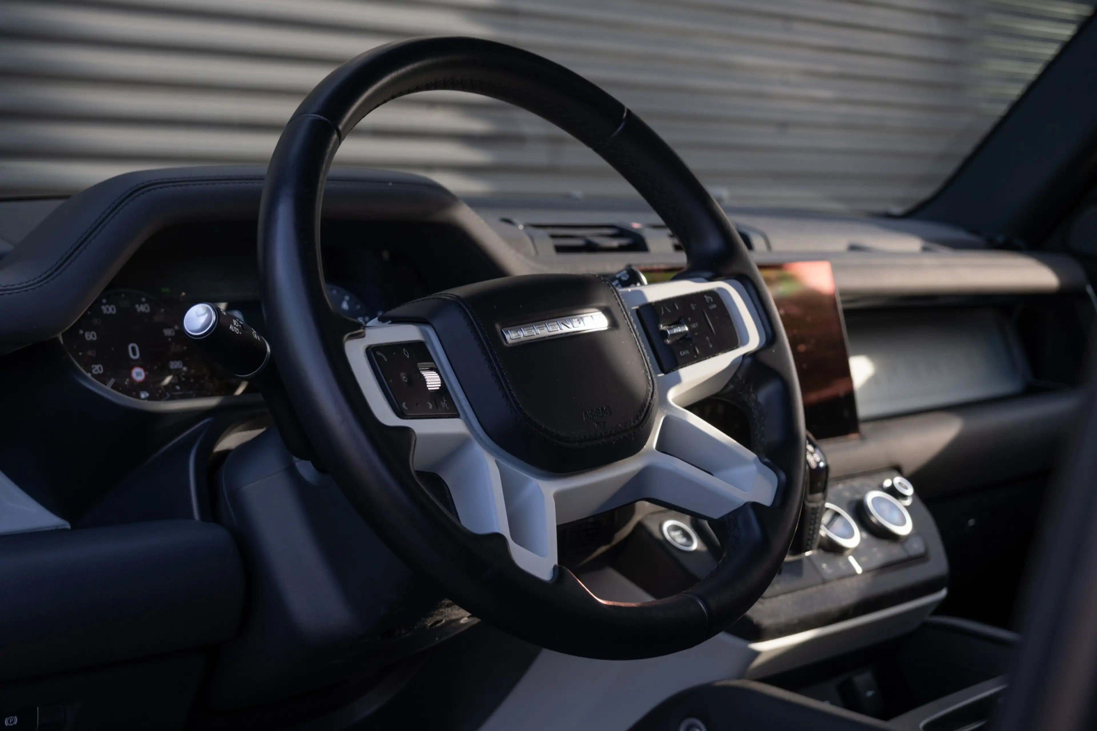 Land Rover Defender 110 2.0 P400e 110 X-Dynamic HSE /Black Pack / 22'' — photo 23