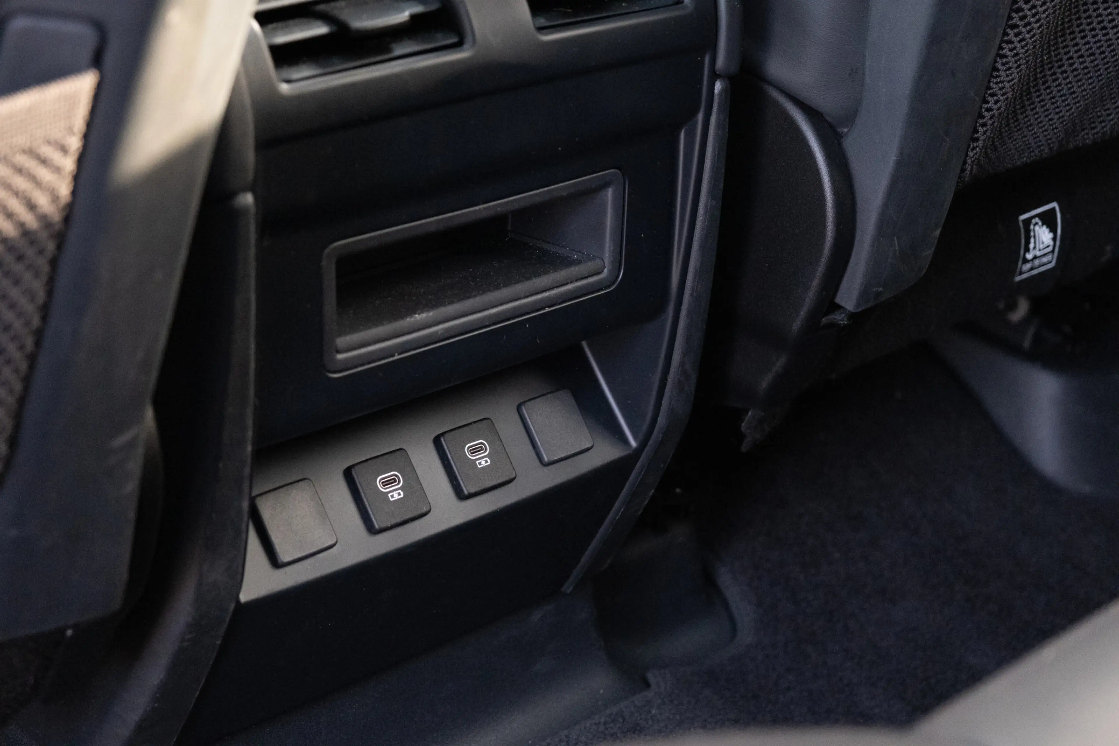 Land Rover Defender 110 2.0 P400e 110 X-Dynamic HSE /Black Pack / 22'' — photo 26