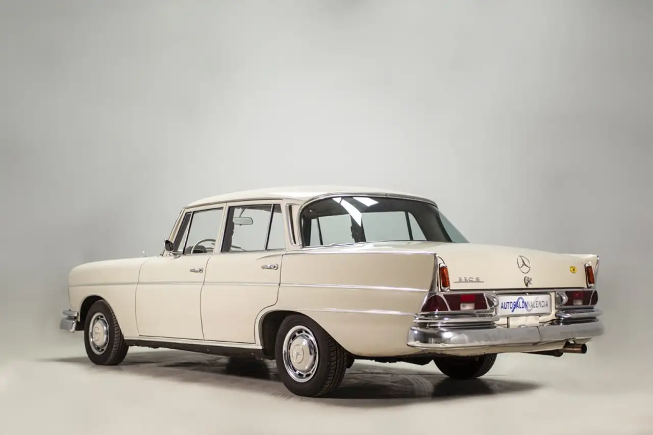 Mercedes-Benz 220 SEb (111), foto 8