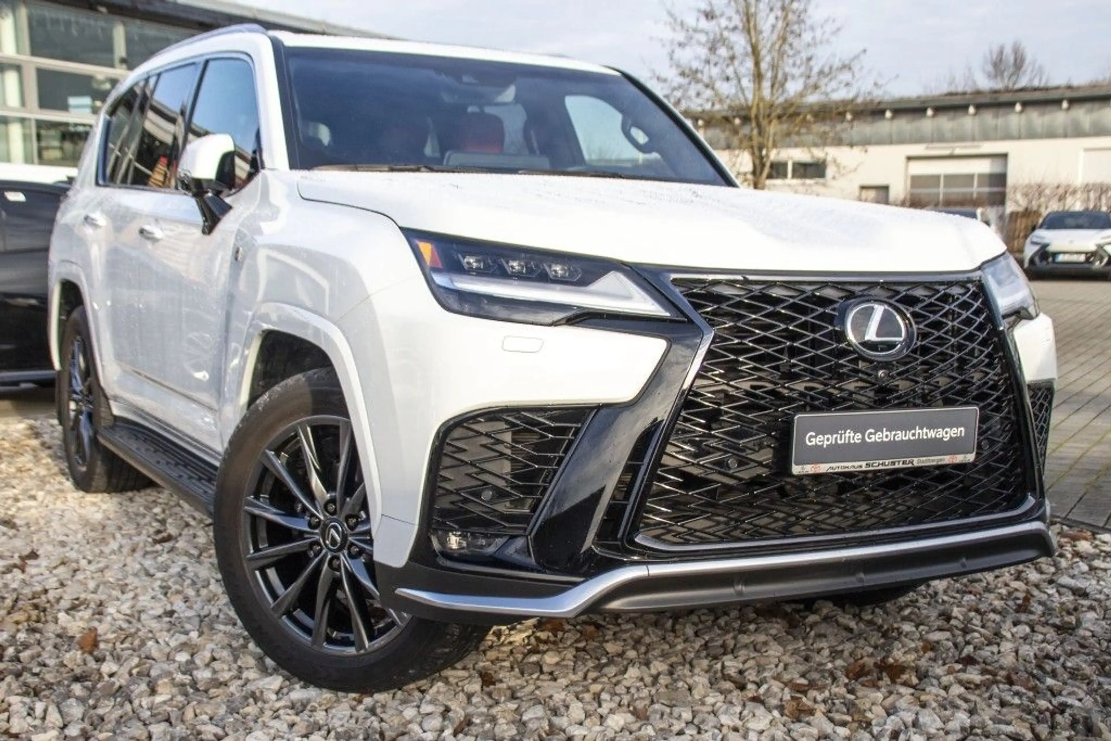 Lexus LX 600 F SPORT — photo 9