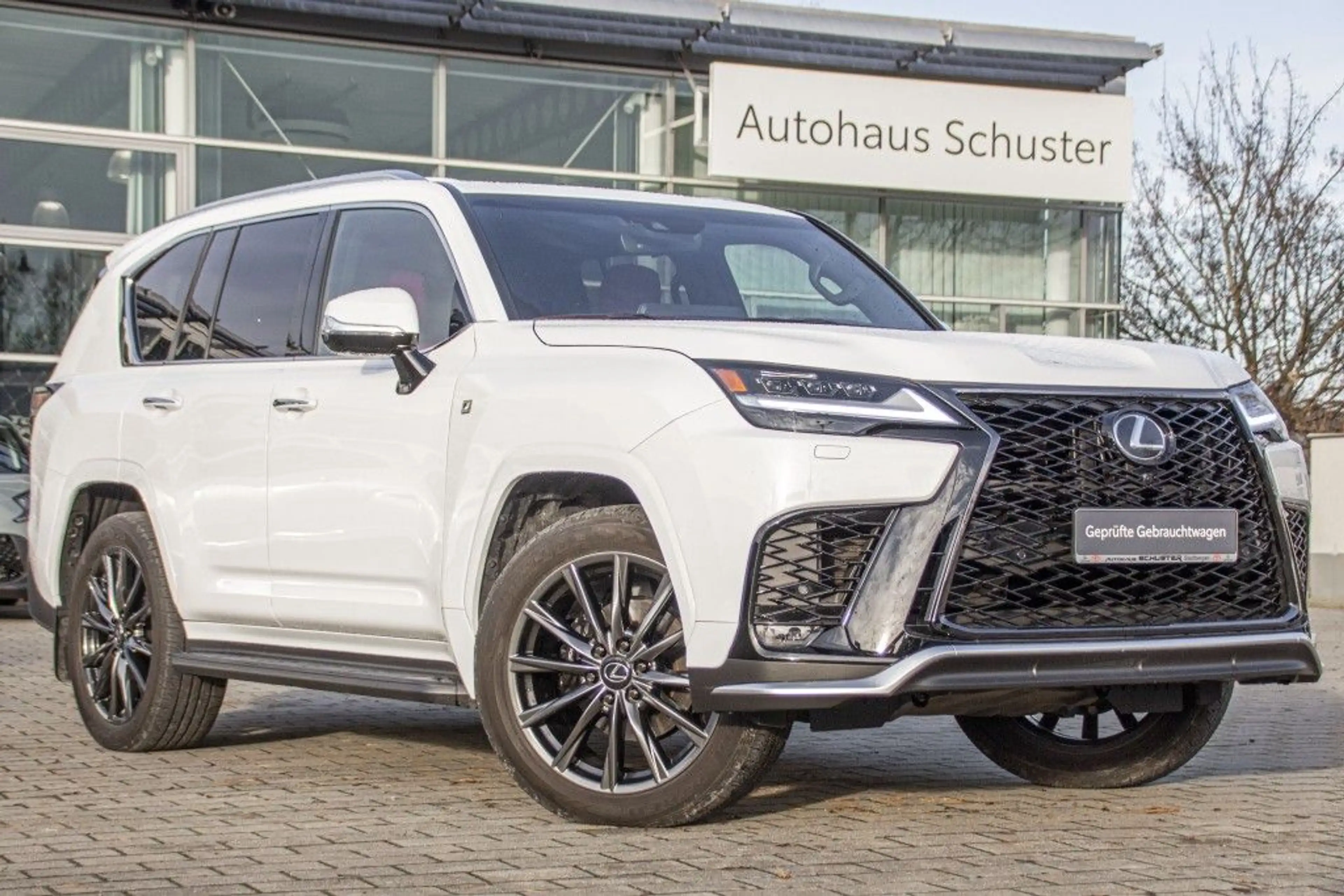 Lexus LX 600 F SPORT — photo 3