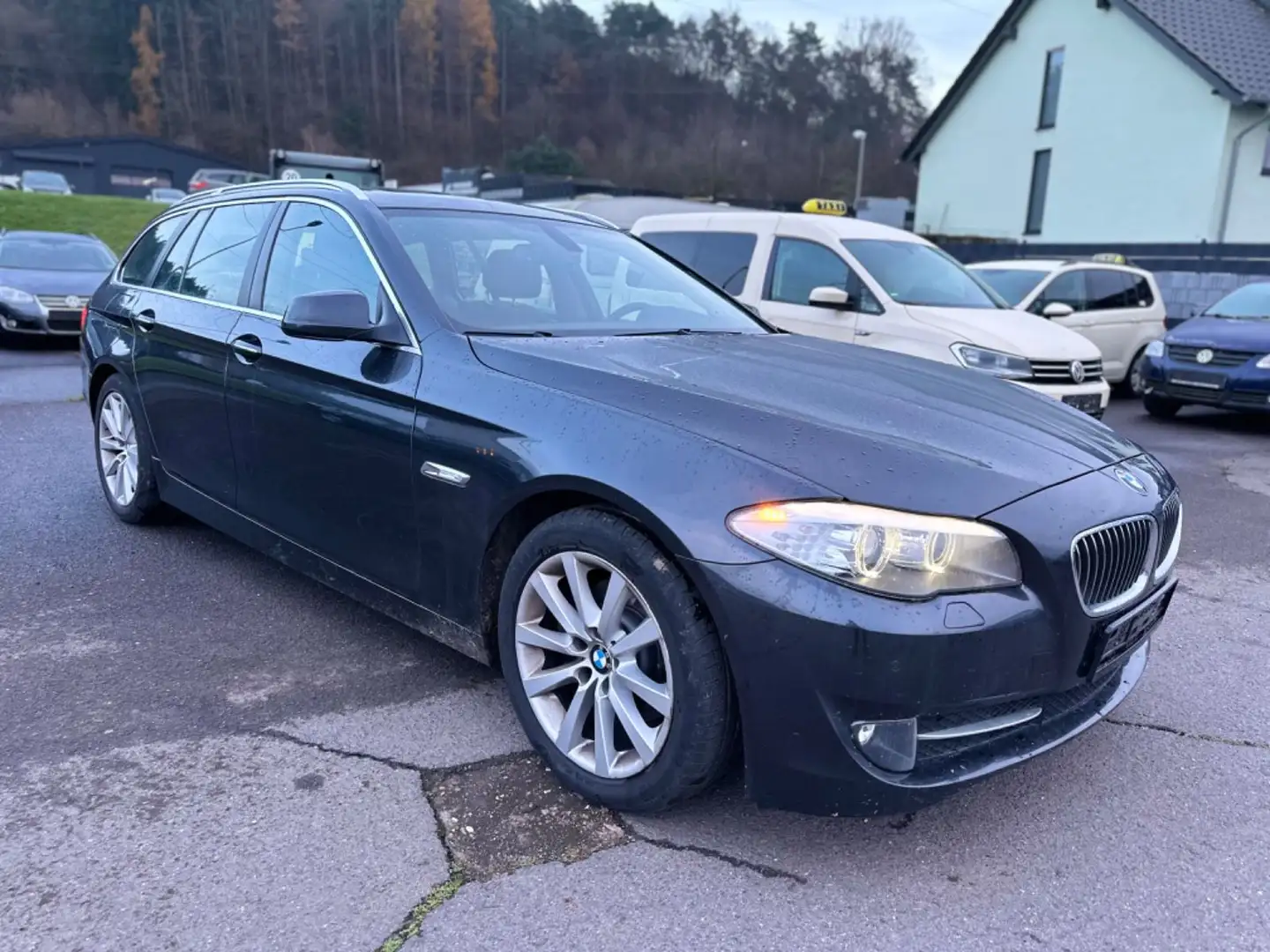 BMW 520 d Touring *Bi-Xenon*Panorama*Leder*SHZ*PDC* Gris - 2