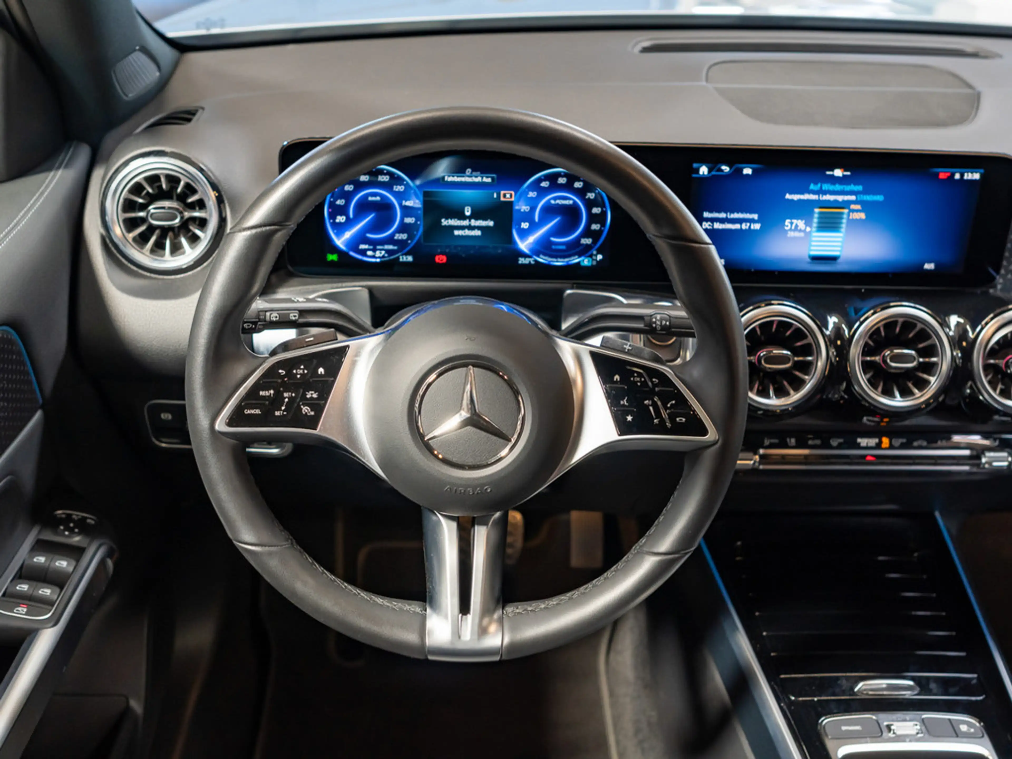 Mercedes-Benz EQB 250 + Progressive Advanced LED NAVI KAMERA — photo 12