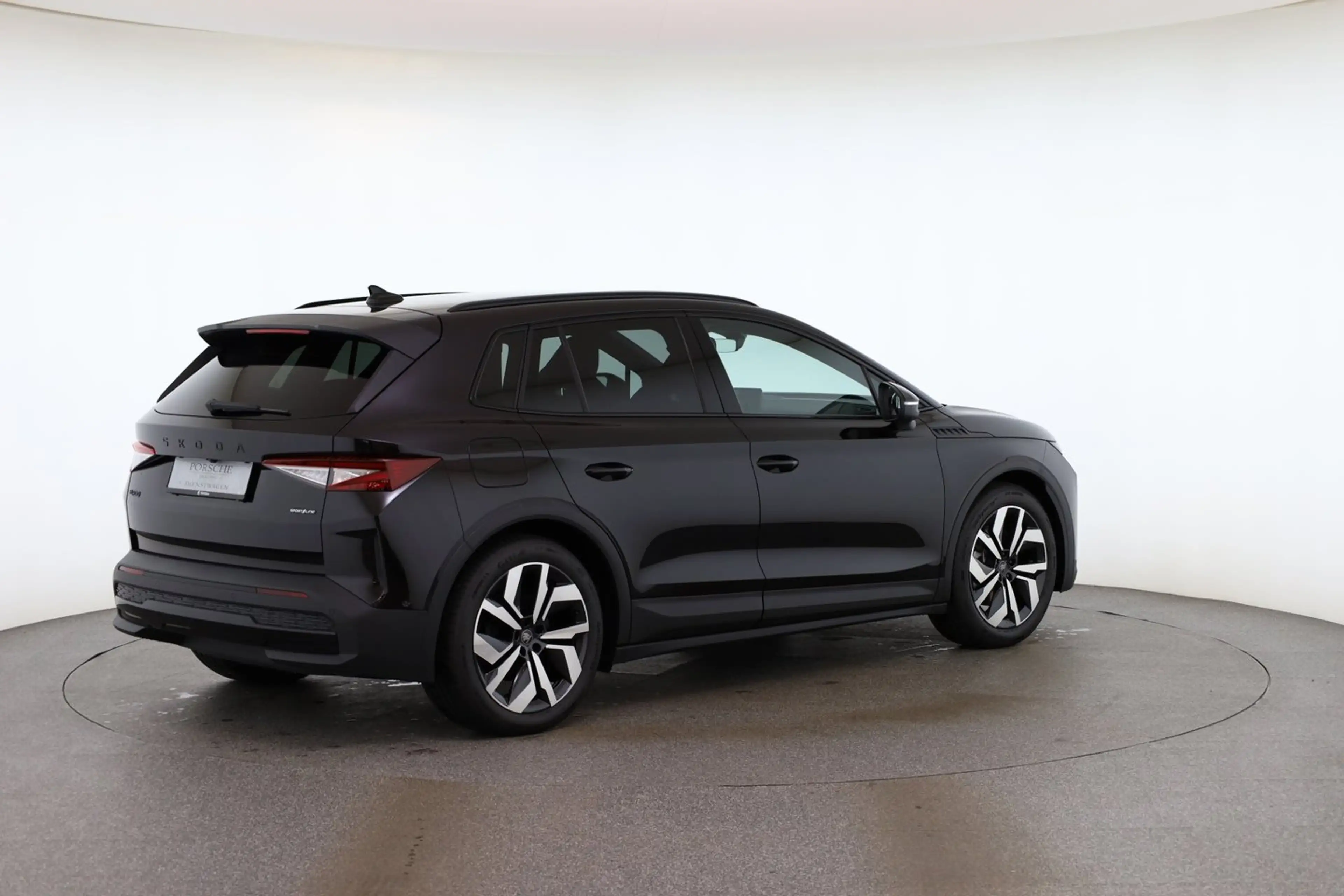 Skoda Elroq Sportline 85x — photo 8